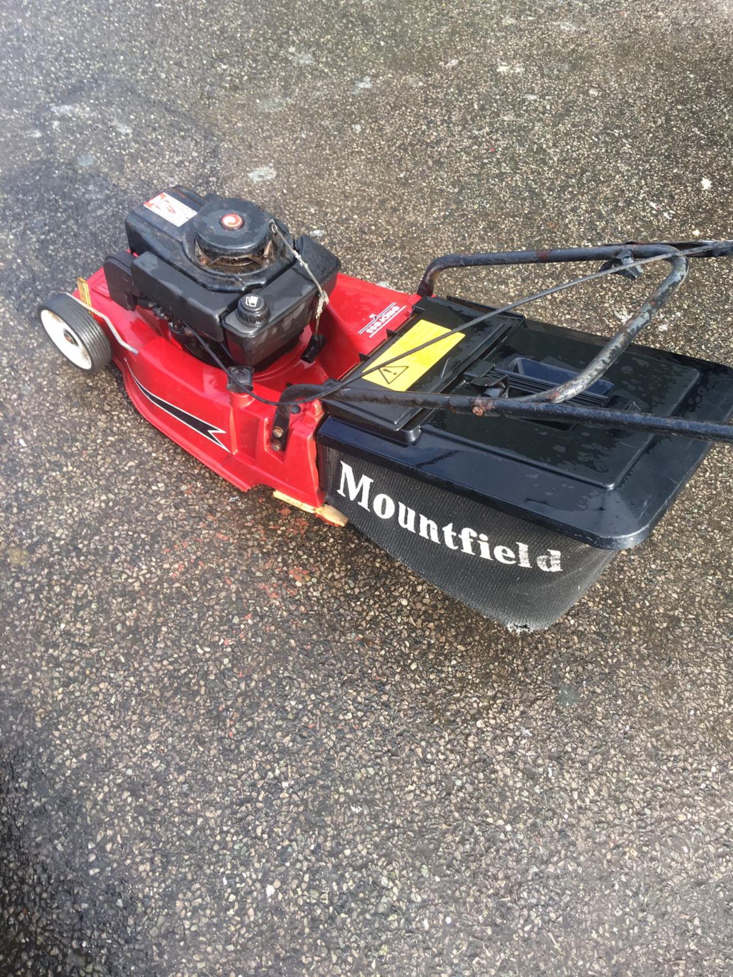 2 X MOUNT-FIELD EMPRESS 16" WALK BEHIND PETROL MOWERS, RUNS AND WORKS - NO RESERVE *NO VAT* - Image 8 of 9