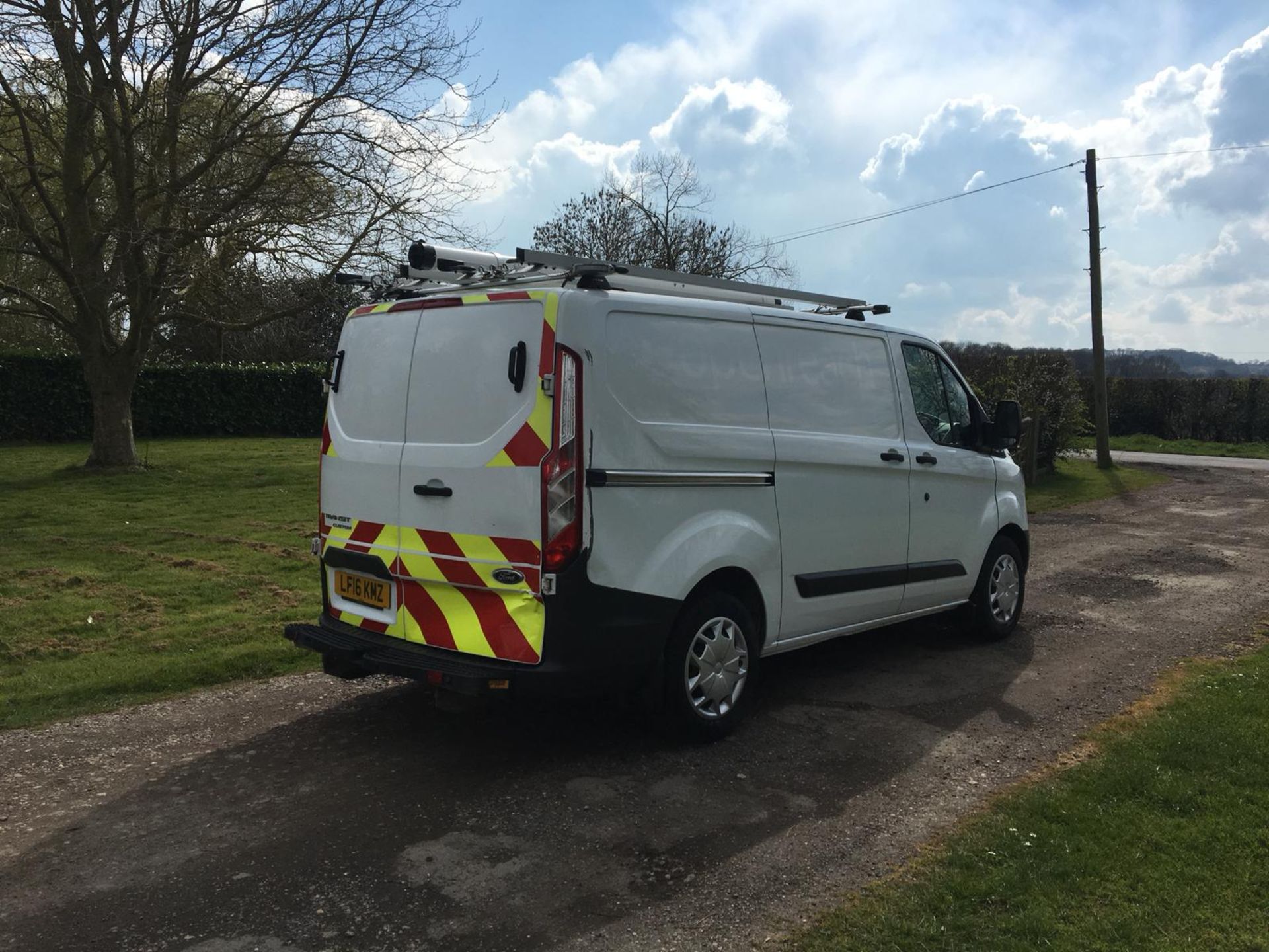 2016/16 REG FORD TRANSIT CUSTOM 310 ECO-TECH 2.2 DIESEL VAN, SHOWING 0 FORMER KEEPERS *PLUS VAT* - Image 6 of 10