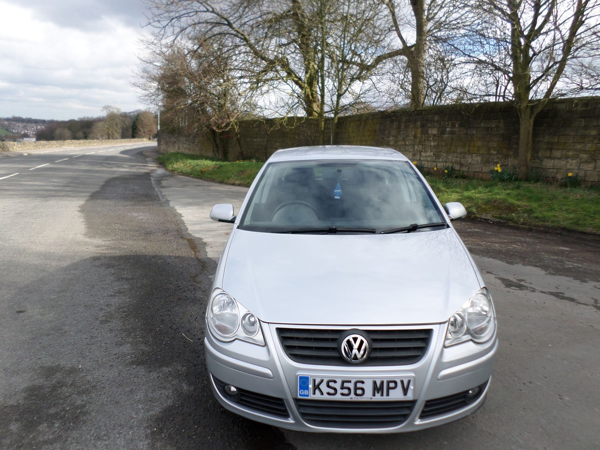 2007/56 REG VOLKSWAGEN POLO S 75 AUTO 1.4 PETROL 5 DOOR HATCHBACK *NO VAT* - Image 2 of 12