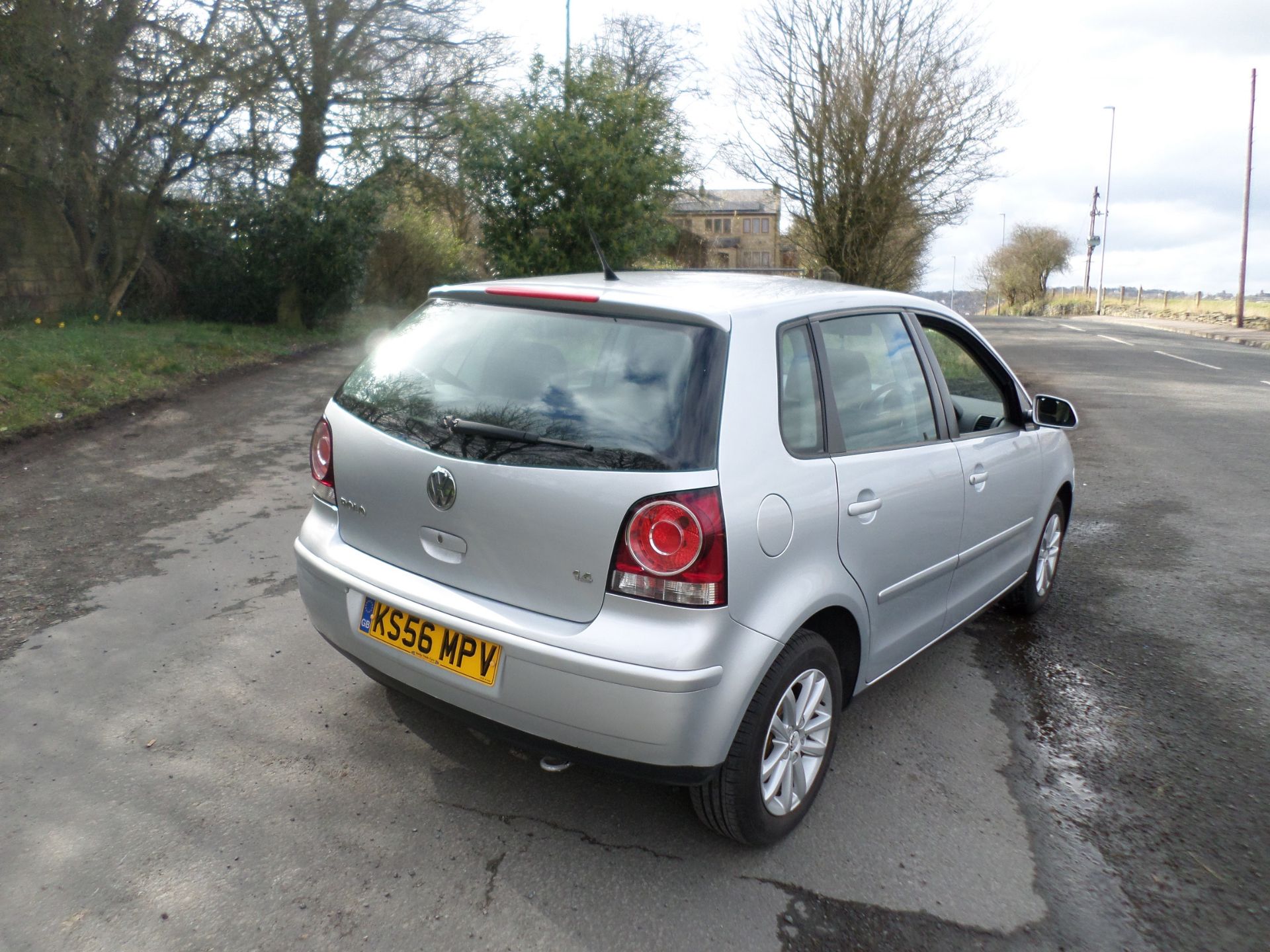 2007/56 REG VOLKSWAGEN POLO S 75 AUTO 1.4 PETROL 5 DOOR HATCHBACK *NO VAT* - Image 7 of 12