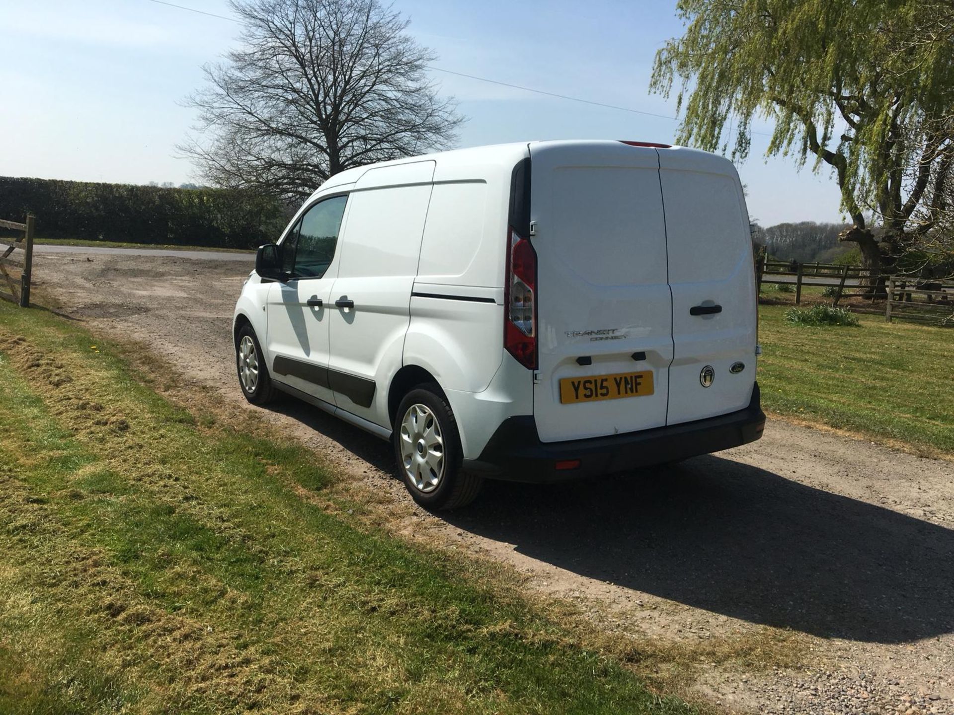 2015/15 REG FORD TRANSIT CONNECT 200 WHITE 1.6 DIESEL PANEL VAN, SHOWING 0 FORMER KEEPERS *NO VAT* - Image 5 of 9