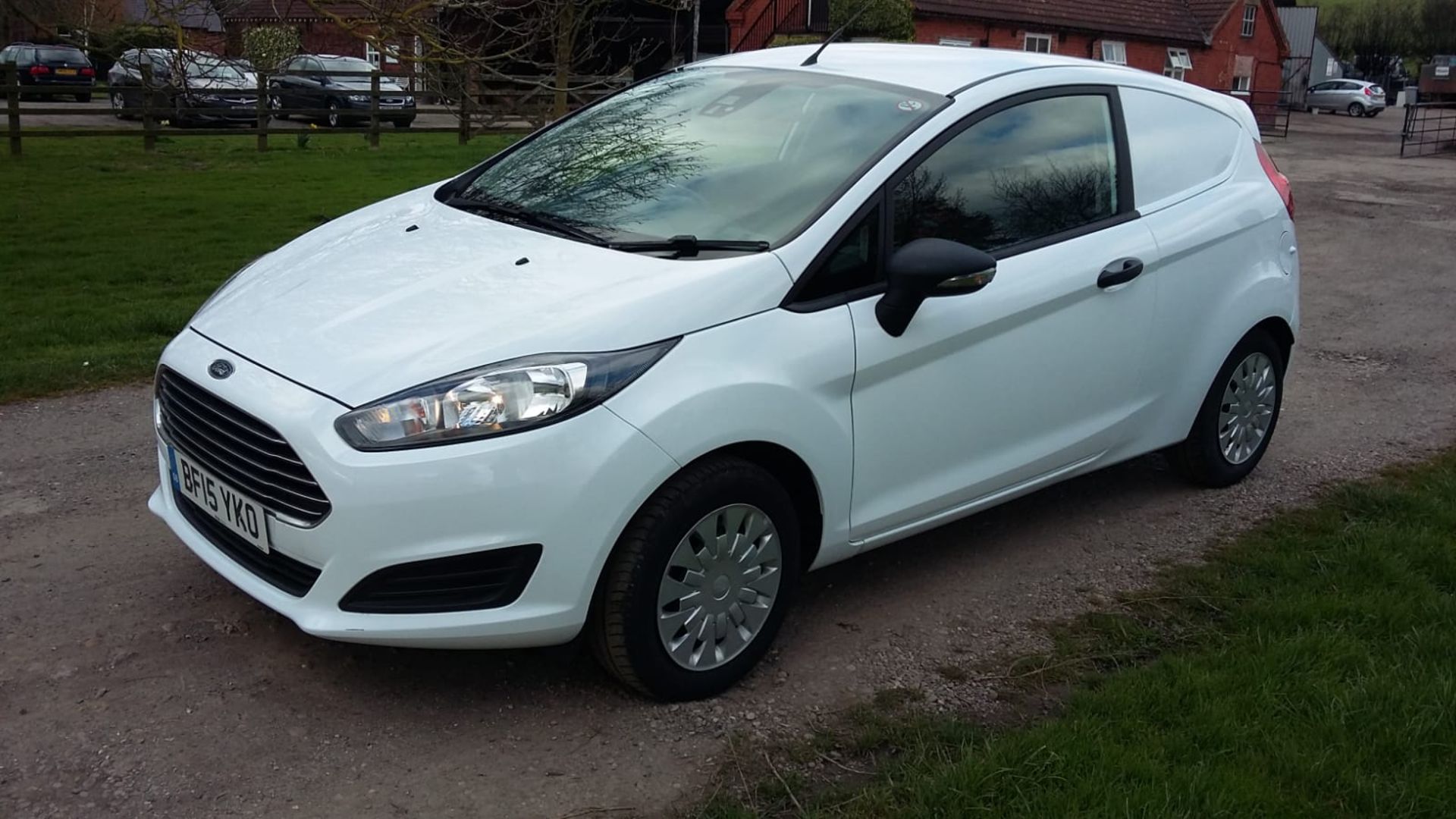 2015/15 REG FORD FIESTA ECONETIC TECH TDCI 1.6 DIESEL CAR DERIVED VAN, SHOWING 0 FORMER KEEPERS - Image 2 of 7