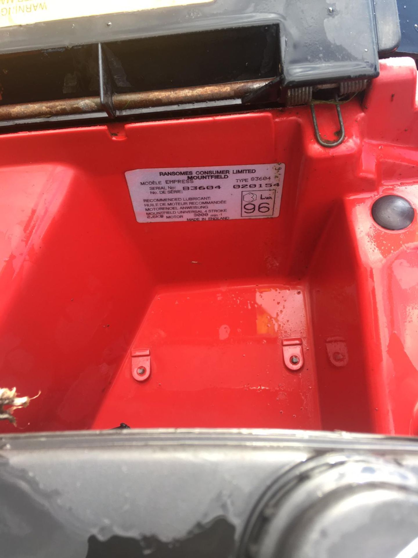 2 X MOUNT-FIELD EMPRESS 16" WALK BEHIND PETROL MOWERS, RUNS AND WORKS - NO RESERVE *NO VAT* - Image 4 of 9