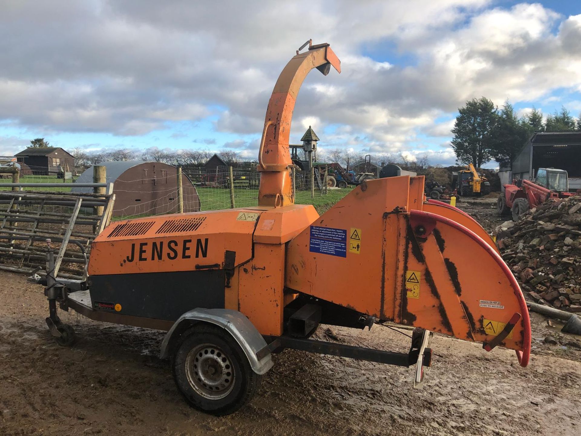 2004 JENSEN SINGLE AXLE TOW-ABLE WOOD CHIPPER *PLUS VAT* - Image 2 of 11