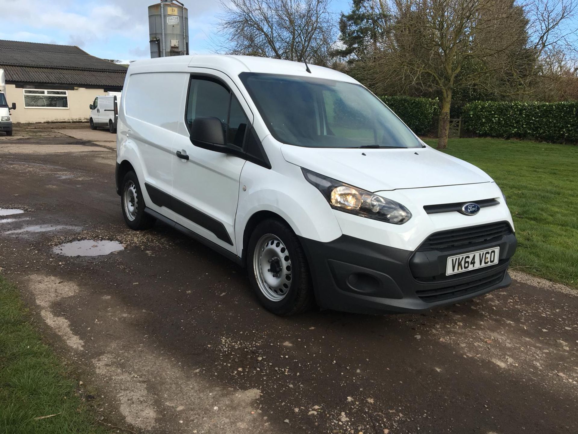 2015/64 REG FORD TRANSIT CONNECT 200 1.6 WHITE DIESEL PANEL VAN, SHOWING 0 FORMER KEEPERS *NO VAT*