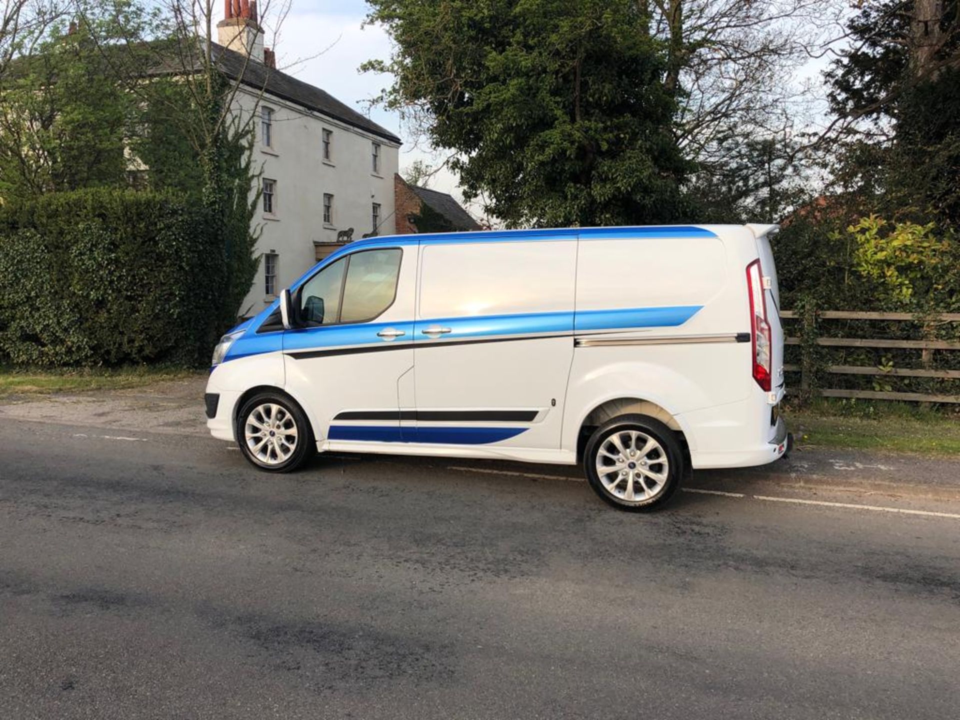 2014/64 REG FORD TRANSIT CUSTOM 290 SPORT WHITE 2.2 DIESEL PANEL VAN, SHOWING 2 FORMER KEEPERS - Image 6 of 28