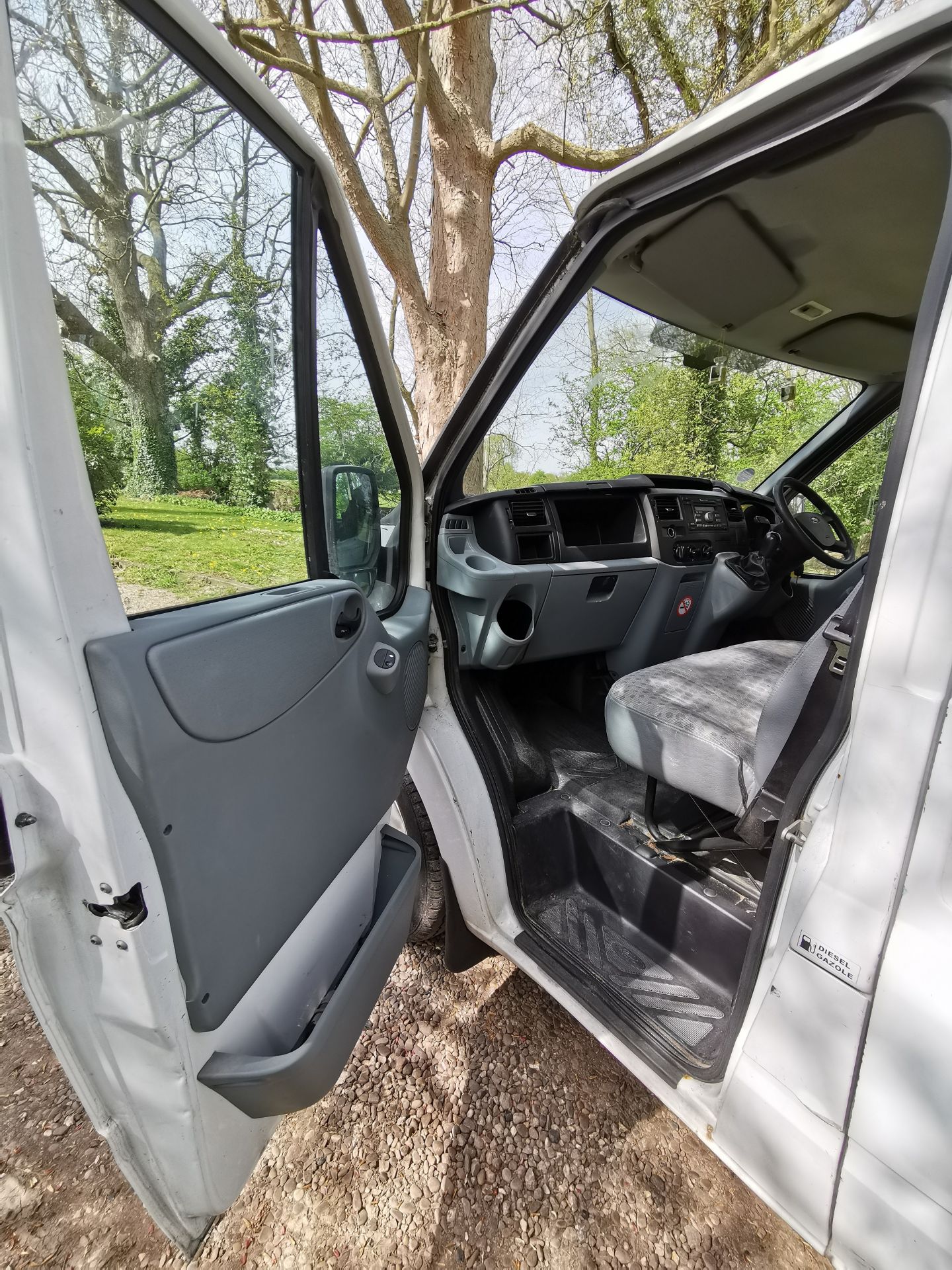 2011/11 REG FORD TRANSIT 85 T280S FWD WHITE 2.2 DIESEL PANEL VAN, SHOWING 2 FORMER KEEPERS - Image 9 of 16