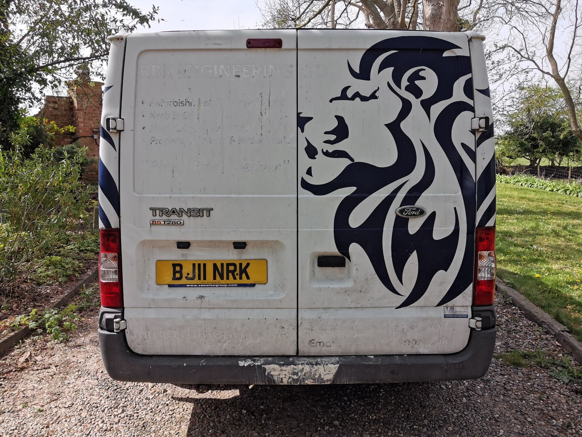 2011/11 REG FORD TRANSIT 85 T280S FWD WHITE 2.2 DIESEL PANEL VAN, SHOWING 2 FORMER KEEPERS - Image 5 of 16