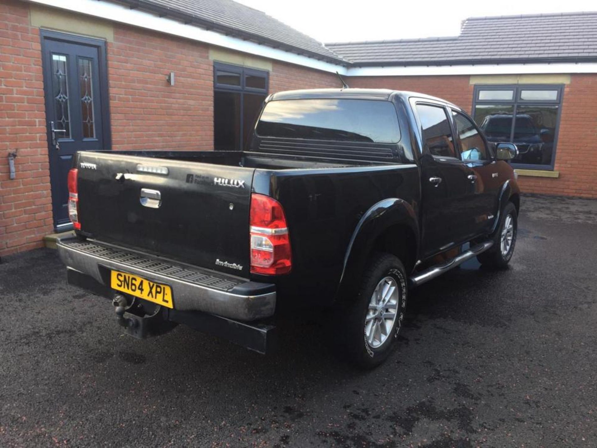 2014/64 REG TOYOTA HILUX INVINCIBLE D-4D 4X4 3.0 DIESEL DOUBLE CAB PICK-UP AIR CON *PLUS VAT* - Image 4 of 10