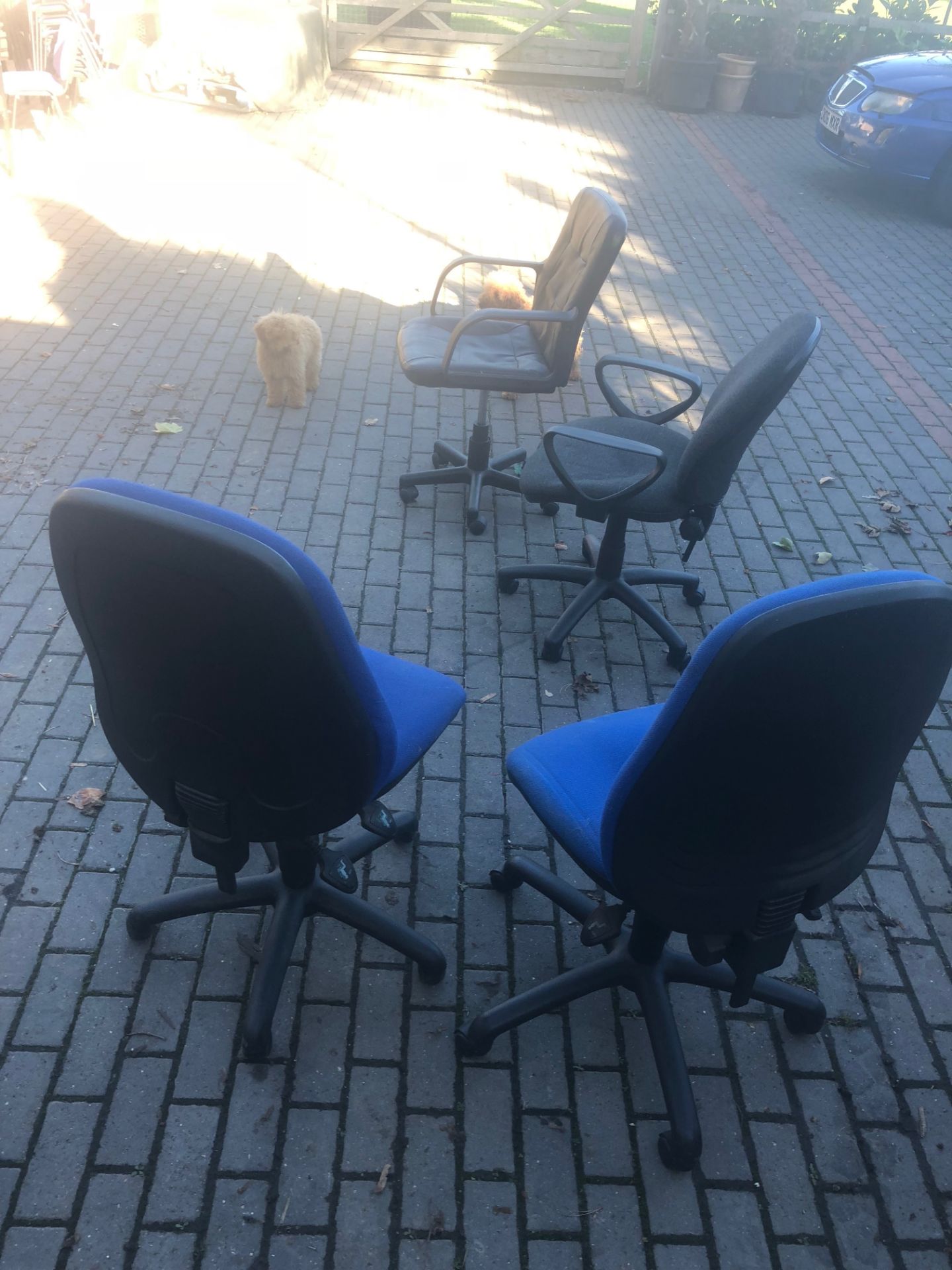 2 X OFFICE CHAIRS BLUE CLOTH SWIVEL USED BUT GOOD - Image 3 of 3