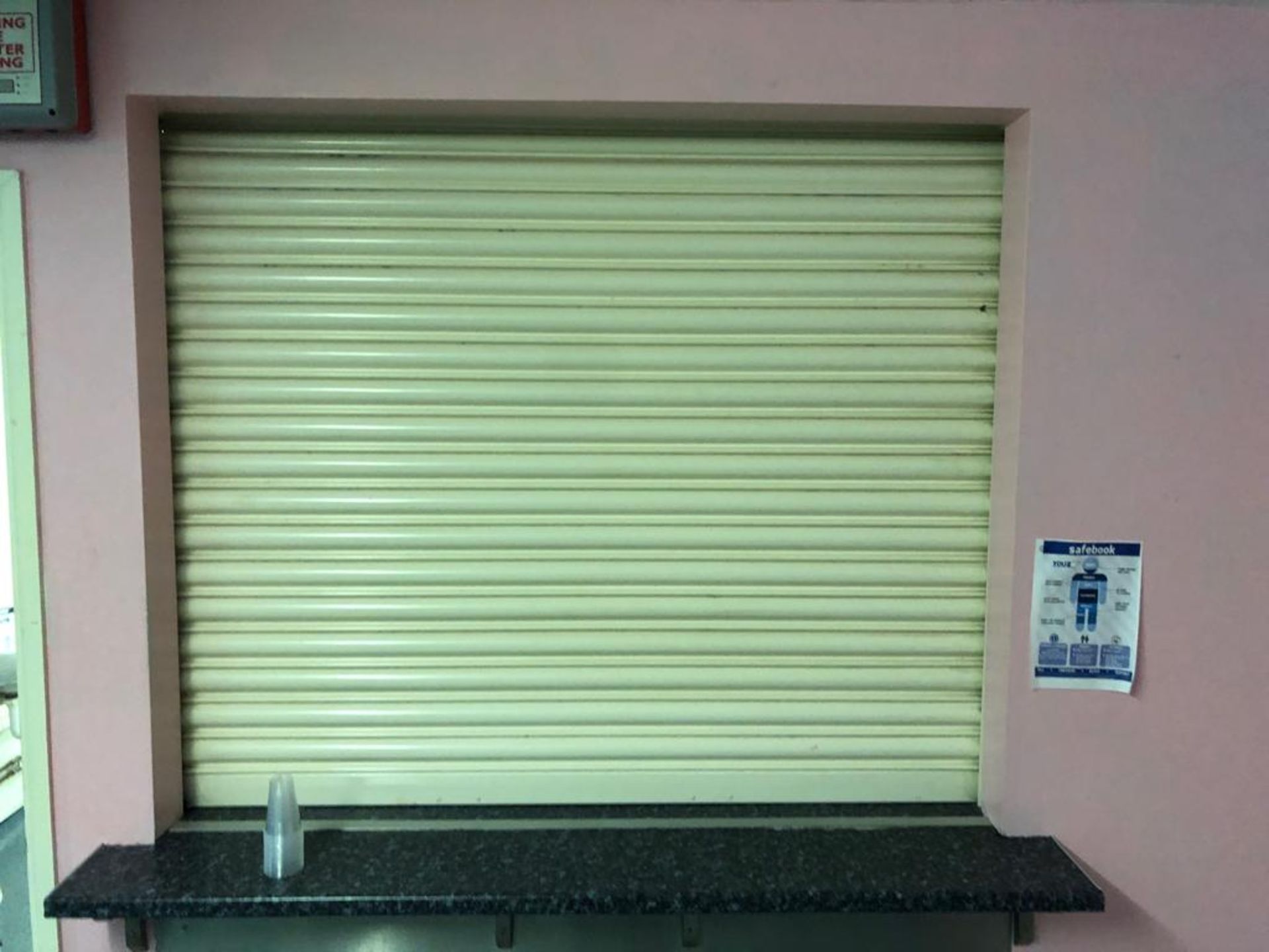 ELECTRIC ROLLER SHUTTER APPROX 5FT X 5FT *NO VAT*