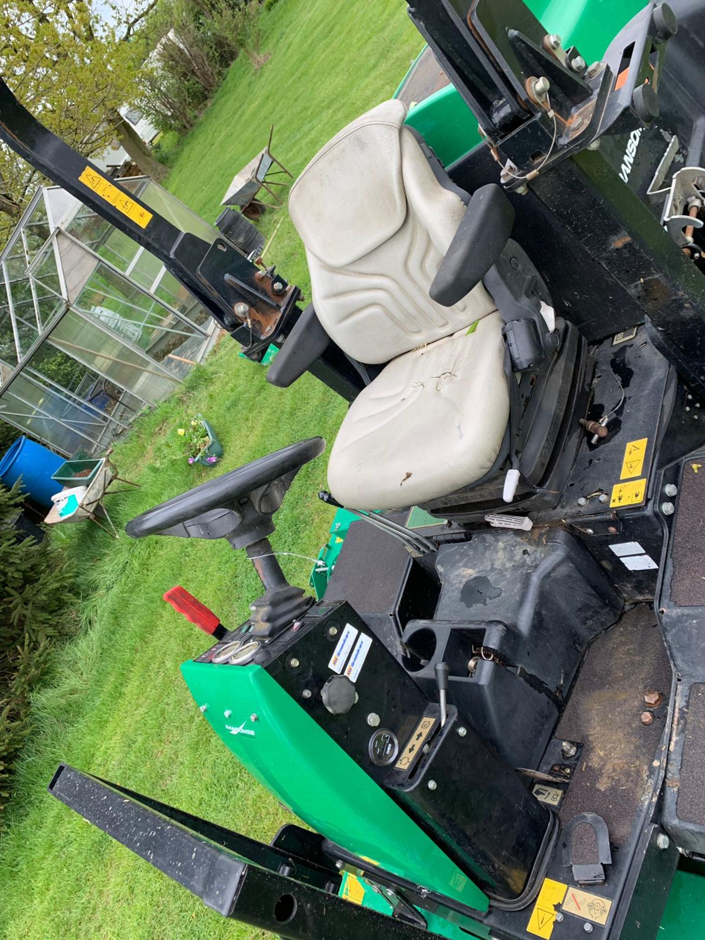 2011/11 REG RANSOMES HR-6010 BATWING WIDE AREA ROTARY RIDE ON DIESEL MOWER *PLUS VAT* - Image 14 of 17