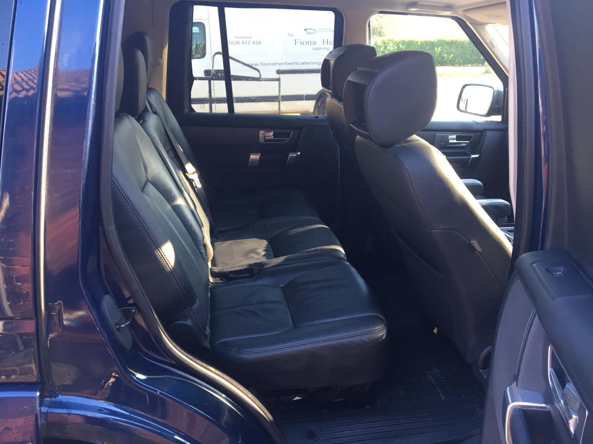 2011/11 REG LAND ROVER DISCOVERY SDV6 AUTO 245 5 SEATER DIESEL 4X4, SHOWING 1 FORMER KEEPER *NO VAT* - Image 7 of 14