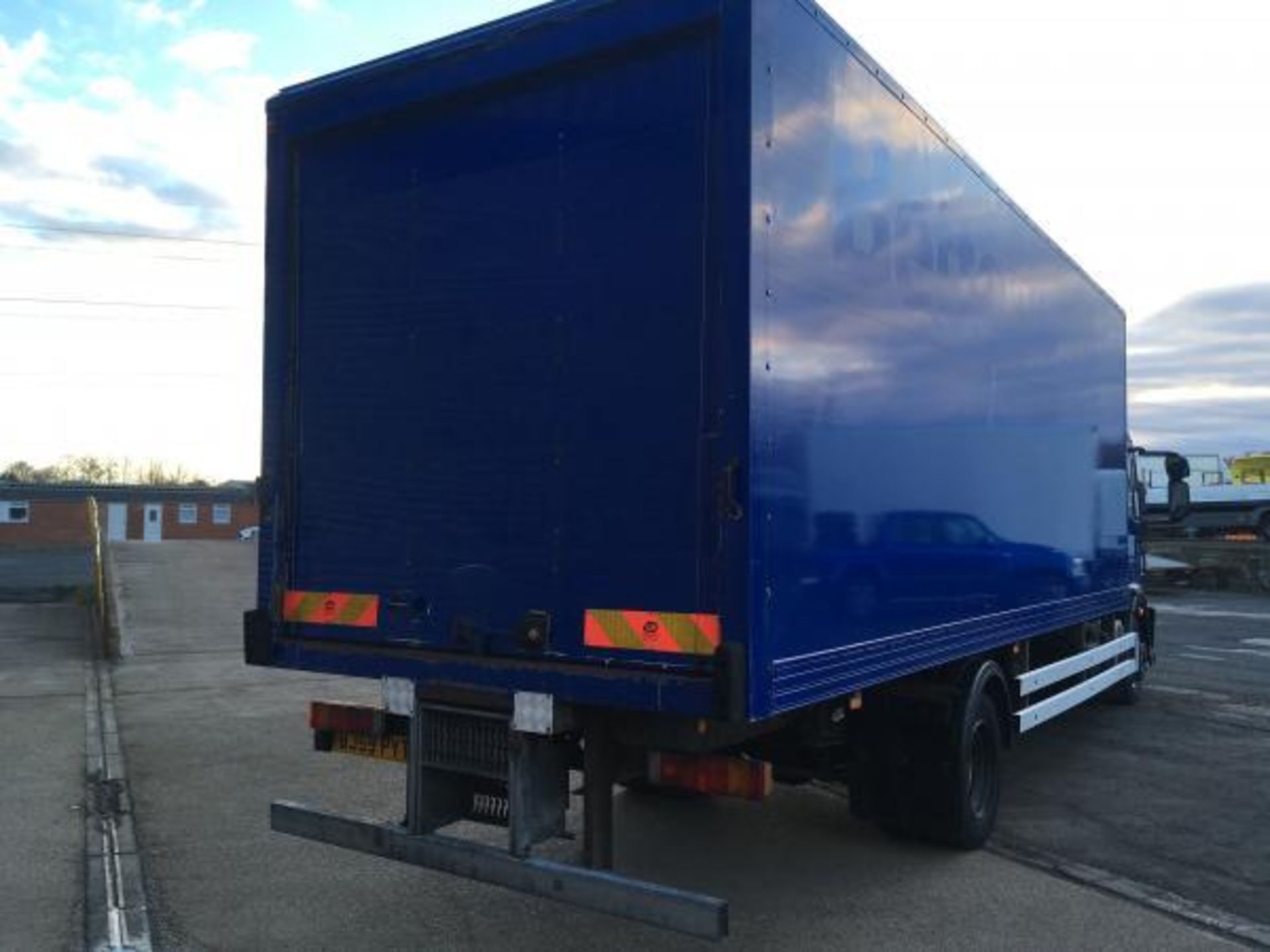 2009/59 REG IVECO EUROCARGO 120E22 12 TON BOX EURO 5 26FT BODY, GOOD CONDITION *PLUS VAT* - Image 3 of 11