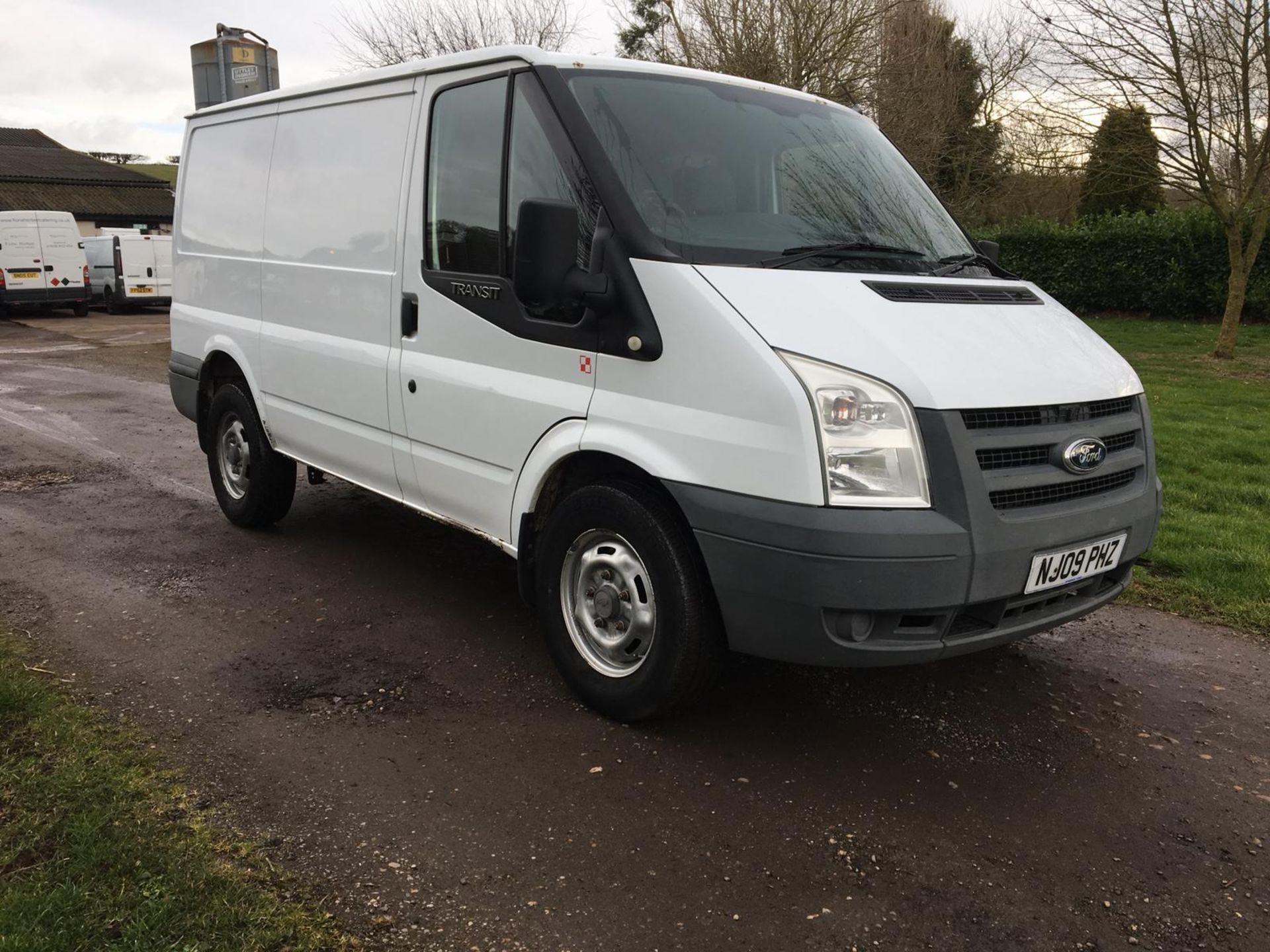 2009/09 REG FORD TRANSIT 100 T330S RWD WHITE DIESEL PANEL VAN, SHOWING 2 FORMER KEEPERS *NO VAT*