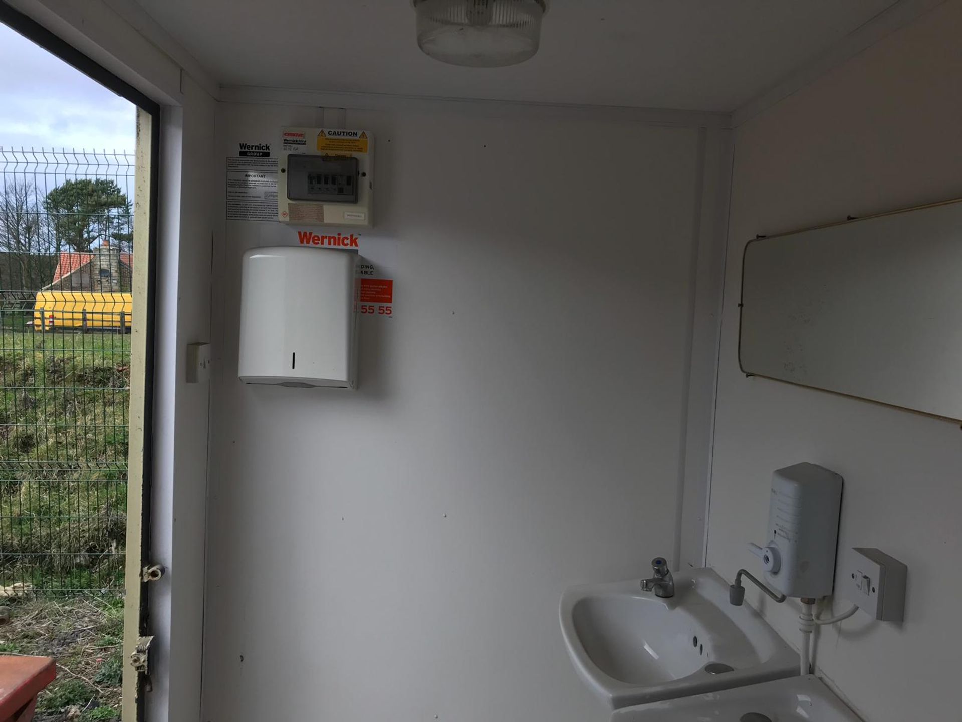SMALL TOILET BLOCK SHIPPING CONTAINER *PLUS VAT* - Image 10 of 11