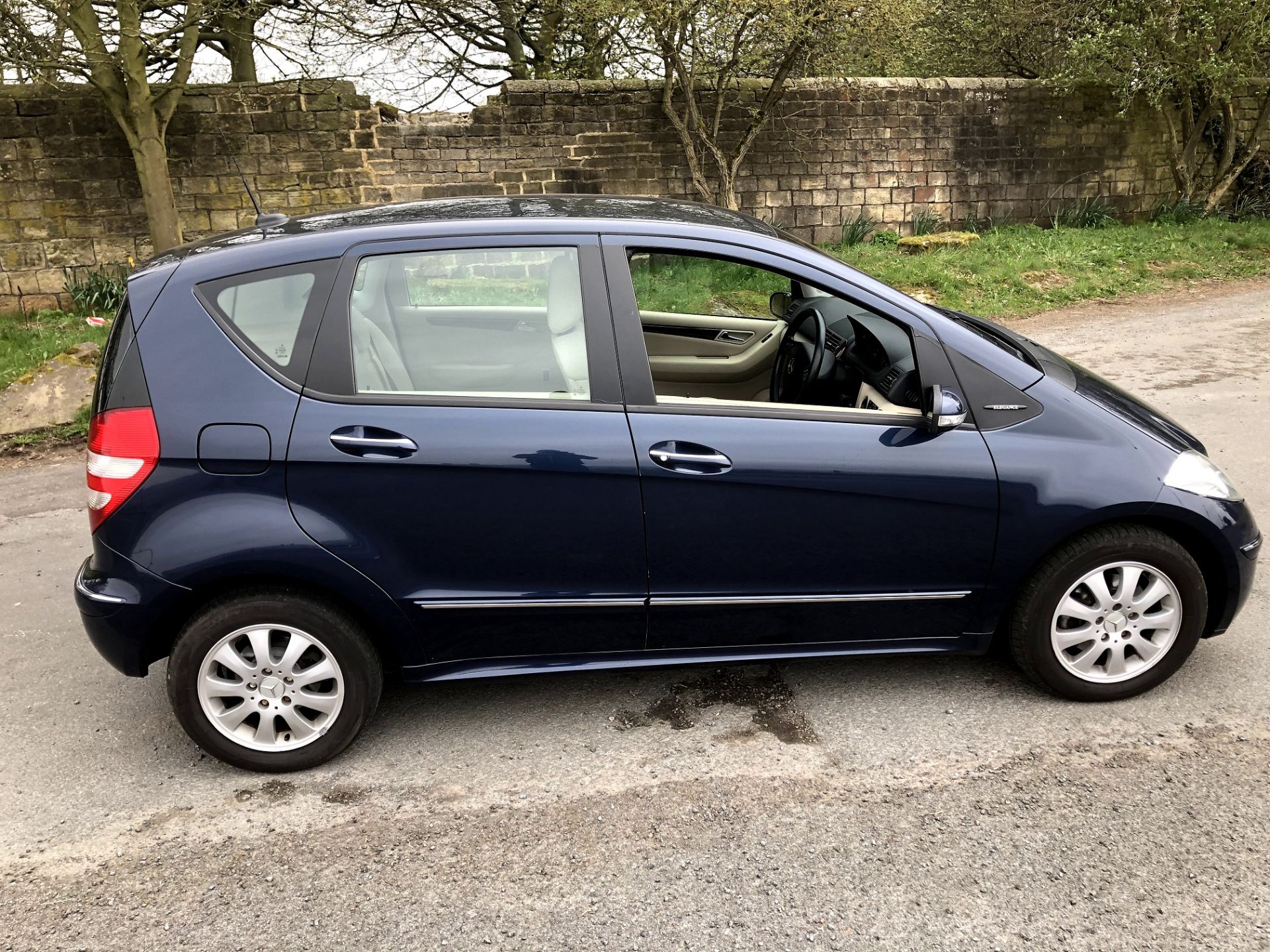 2006/06 REG MERCEDES A170 ELEGANCE SE 1.7 PETROL FULL SERVICE HISTORY, SHOWING 1 KEEPER *NO VAT* - Image 8 of 25