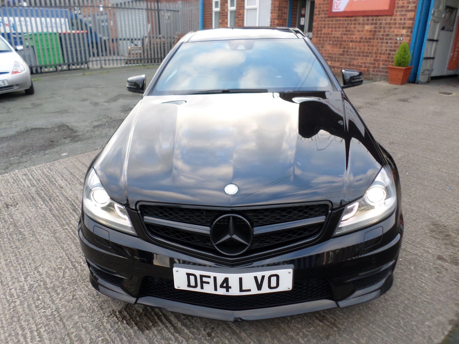 2014/14 REG MERCEDES-BENZ C63 AMG AUTO 6.2L PETROL BLACK COUPE, FULL SERVICE HISTORY *NO VAT* - Image 2 of 15