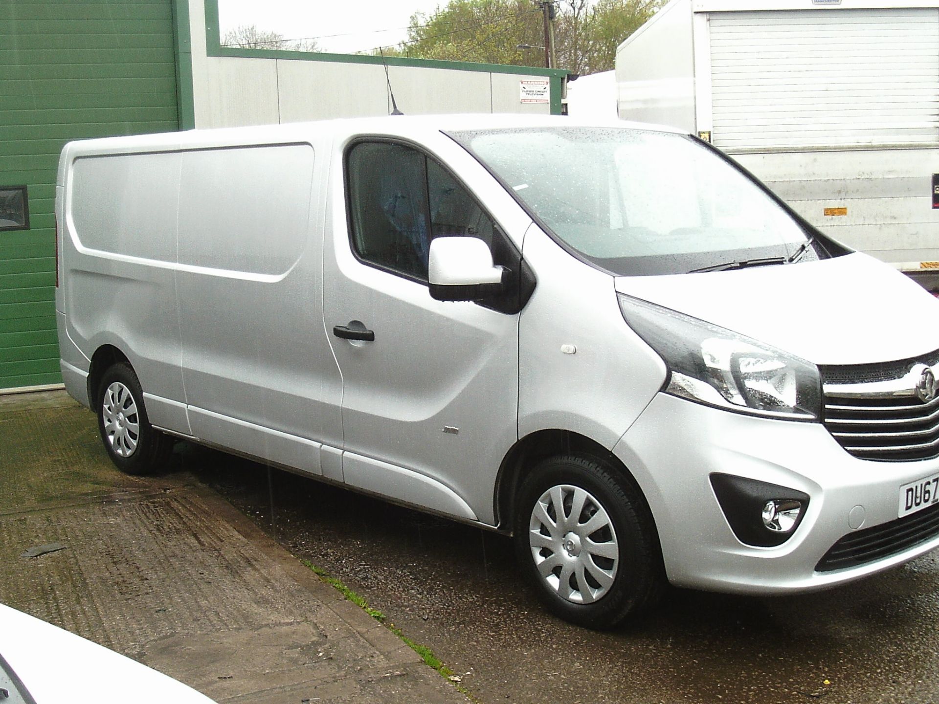 2017/67 REG VAUXHALL VIVARO 2900 SPORTIVE LWB CDTI 1.6 DIESEL SILVER PANEL VAN *PLUS VAT* - Image 2 of 14