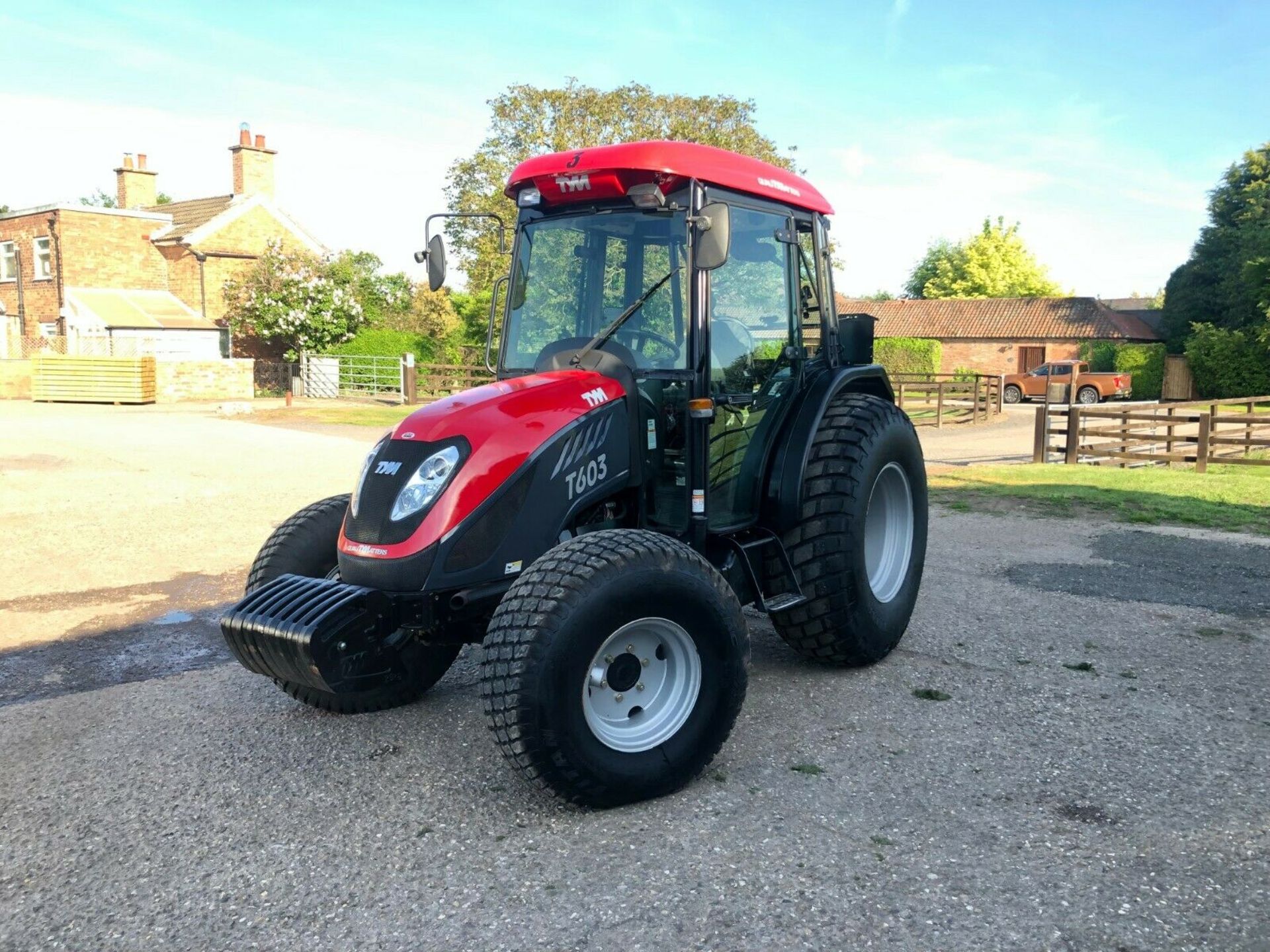 COMPACT TRACTOR TYM T603 60HP, ONLY 1063 HOURS,4x4, YEAR 2013 *PLUS VAT* - Image 5 of 7