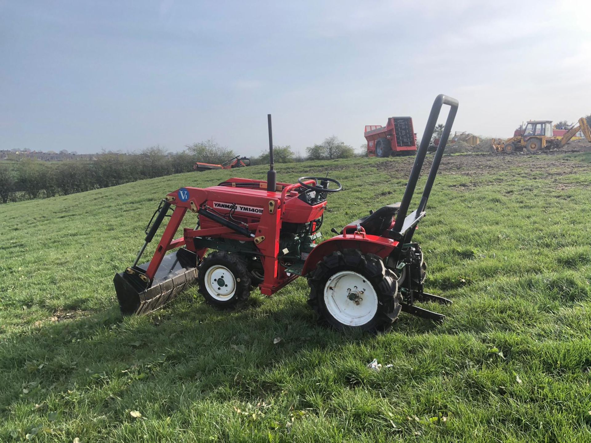 YANMAR YM1401D COMPACT TRACTOR LOADER 4X4 *PLUS VAT* - Image 3 of 6