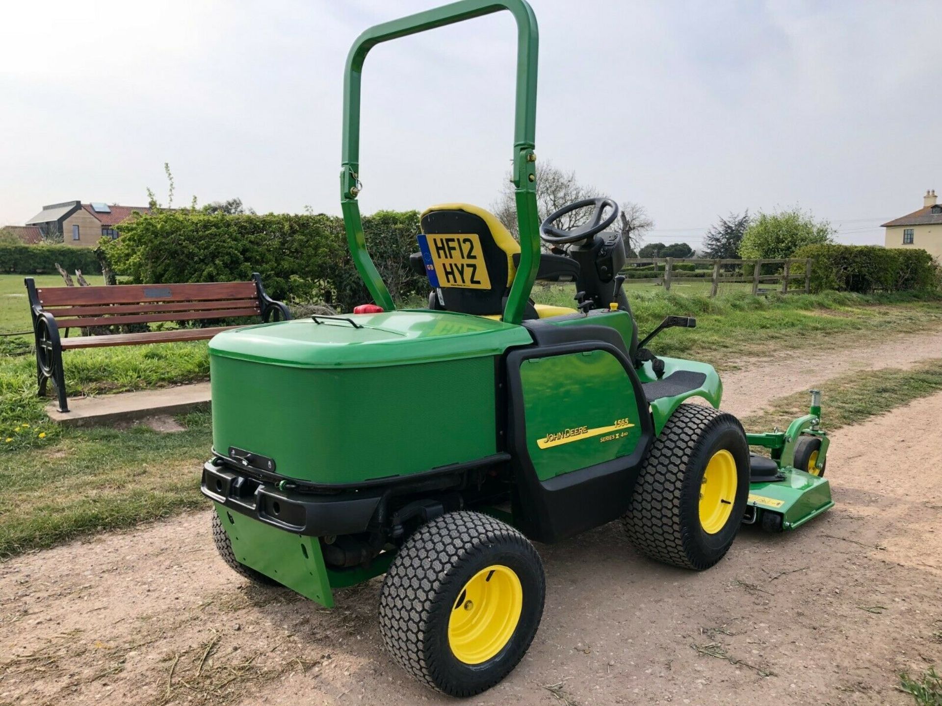 JOHN DEERE 1565 UPFRONT ROTARY MOWER,4x4, BRAND NEW 62" FASTBACK DECK, 1266 HOURS,12 REG, 37HP - Image 4 of 9