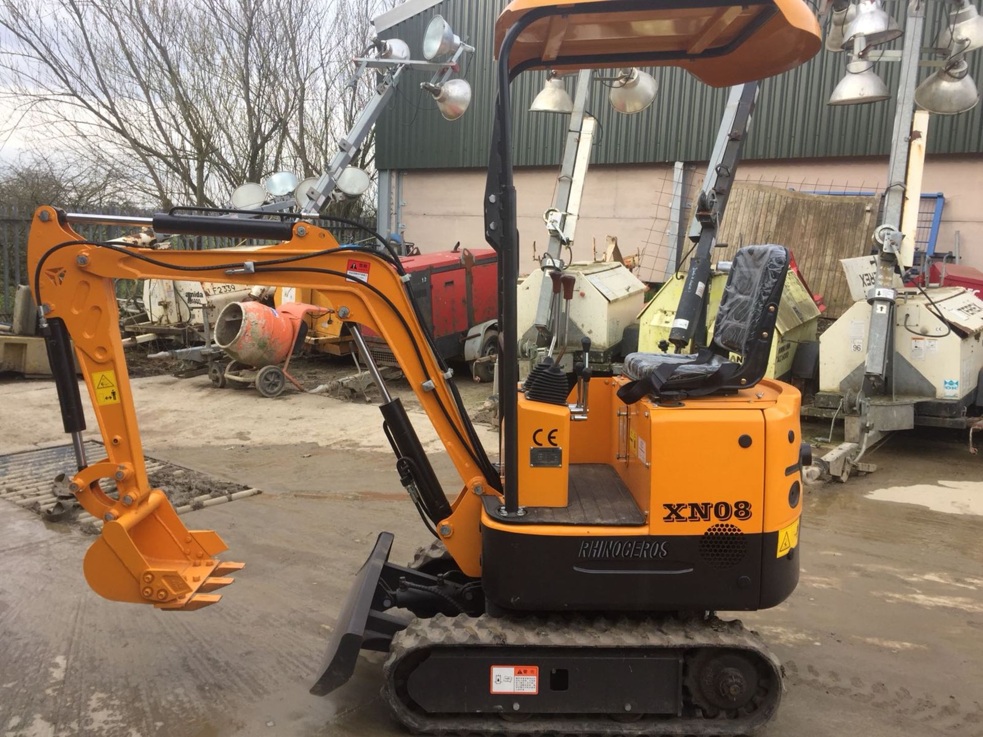 BRAND NEW MINI TRACKED EXCAVATOR MICRO RHINOCEROS XN08 *PLUS VAT*