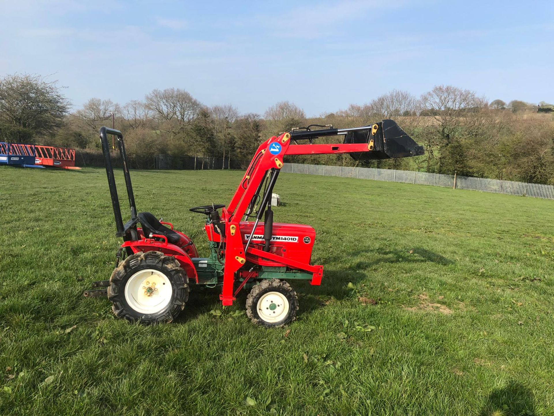 YANMAR YM1401D COMPACT TRACTOR LOADER 4X4 *PLUS VAT*