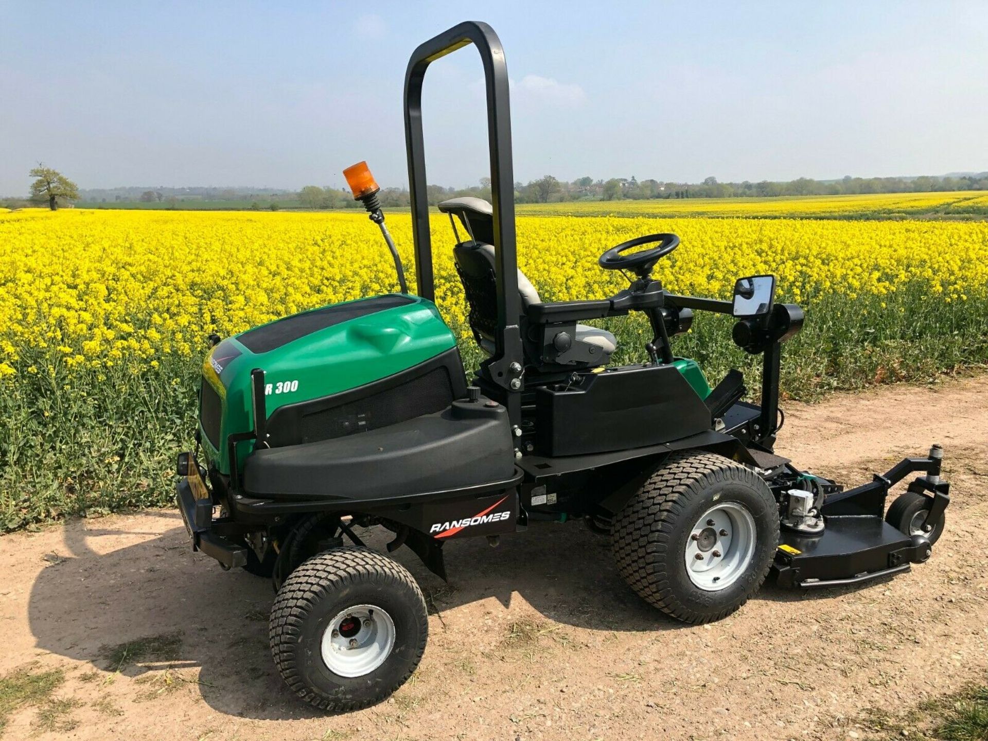 RANSOMES HR300 UPFRONT ROTARY MOWER, 60" CUT, HYDROSTATIC DRIVE, YEAR 2014, DIESEL, 4x4 *PLUS VAT* - Image 3 of 5
