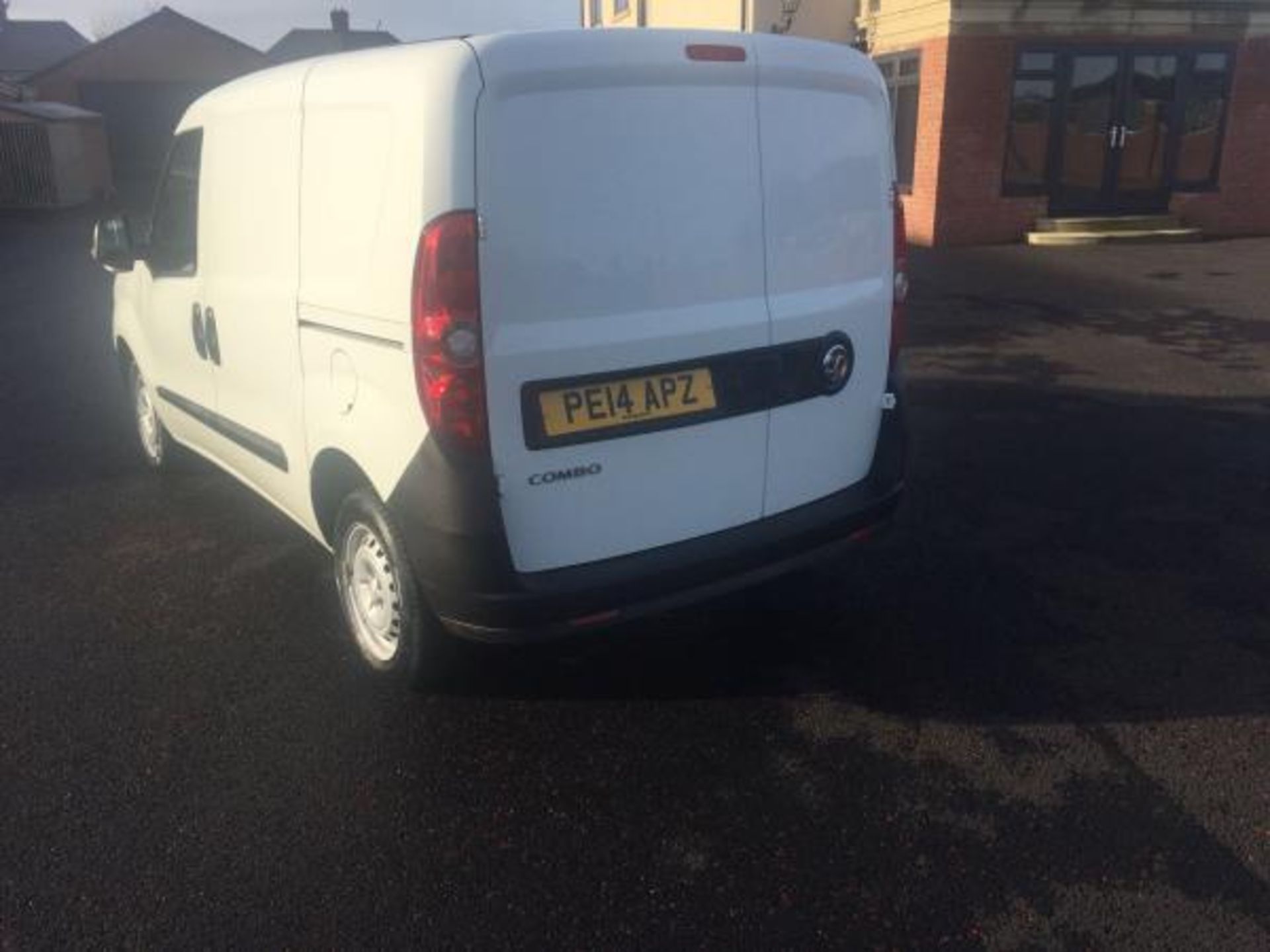 2014/14 REG VAUXHALL COMBO 2000 L1H1 CDTI WHITE DIESEL PANEL VAN, SHOWING 1 FORMER KEEPER *PLUS VAT* - Image 4 of 8