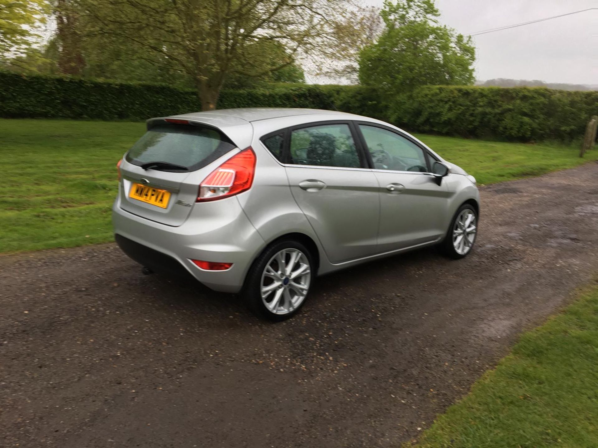 2014/14 REG FORD FIESTA ZETEC SILVER 1.0 PETROL 5 DOOR HATCHBACK, SHOWING 2 FORMER KEEPERS *NO VAT* - Image 8 of 15