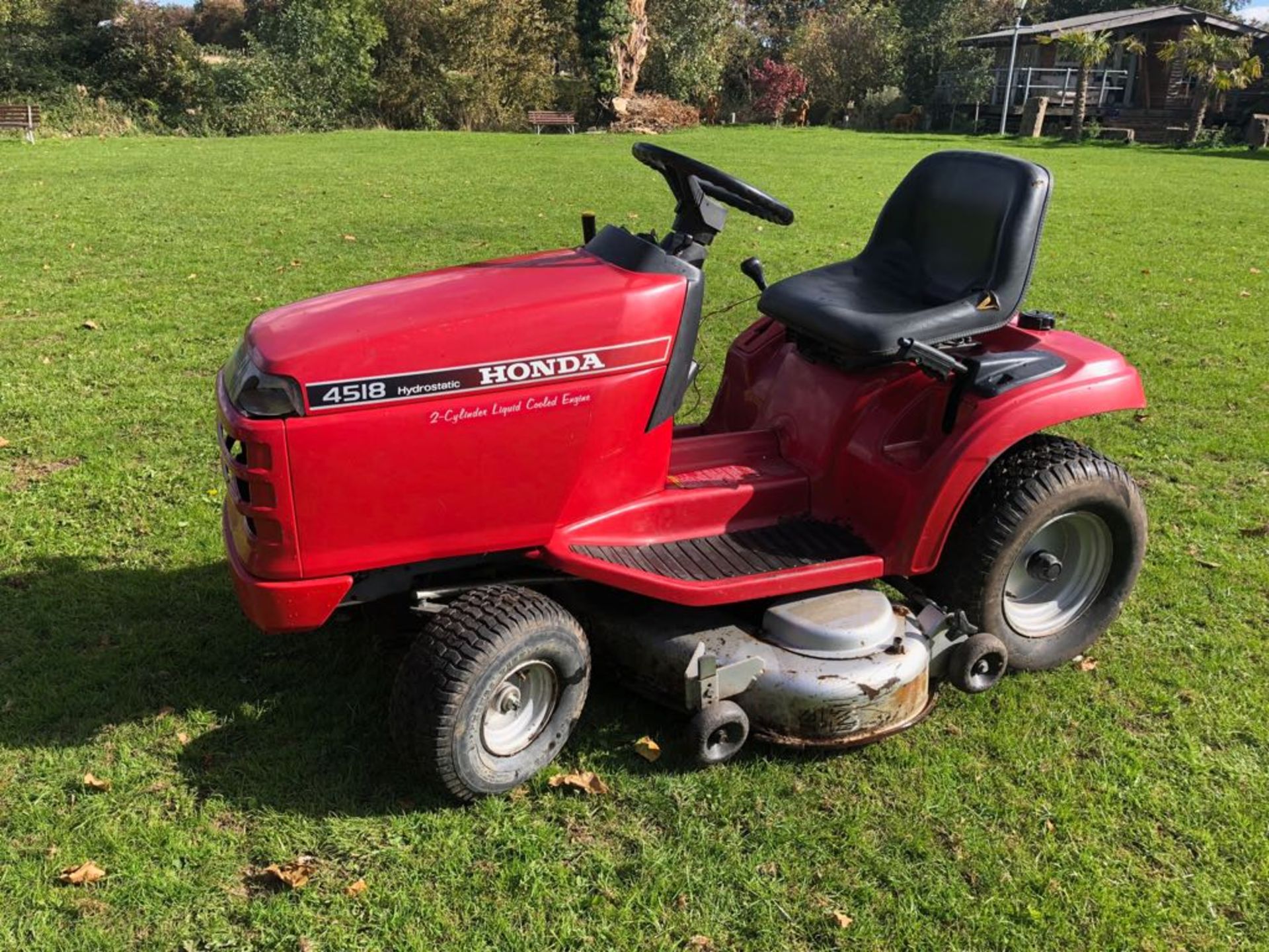 HONDA 4518 HYDROSTATIC 2-CYLINDER LIQUID COOLED ENGINE RIDE ON LAWN MOWER *PLUS VAT* - Image 2 of 8