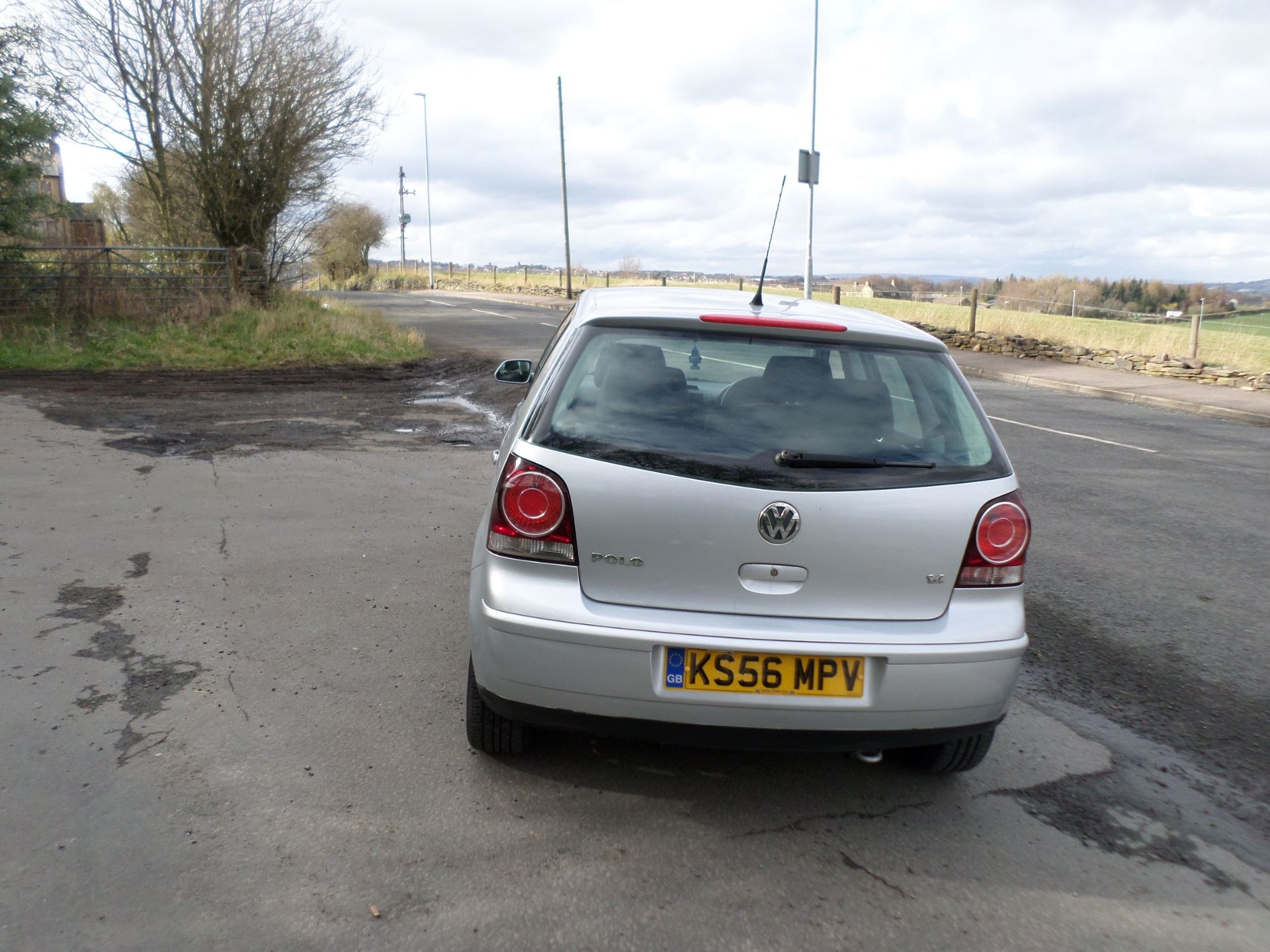 2007/56 REG VOLKSWAGEN POLO S 75 AUTO 1.4 PETROL 5 DOOR HATCHBACK *NO VAT* - Image 6 of 12