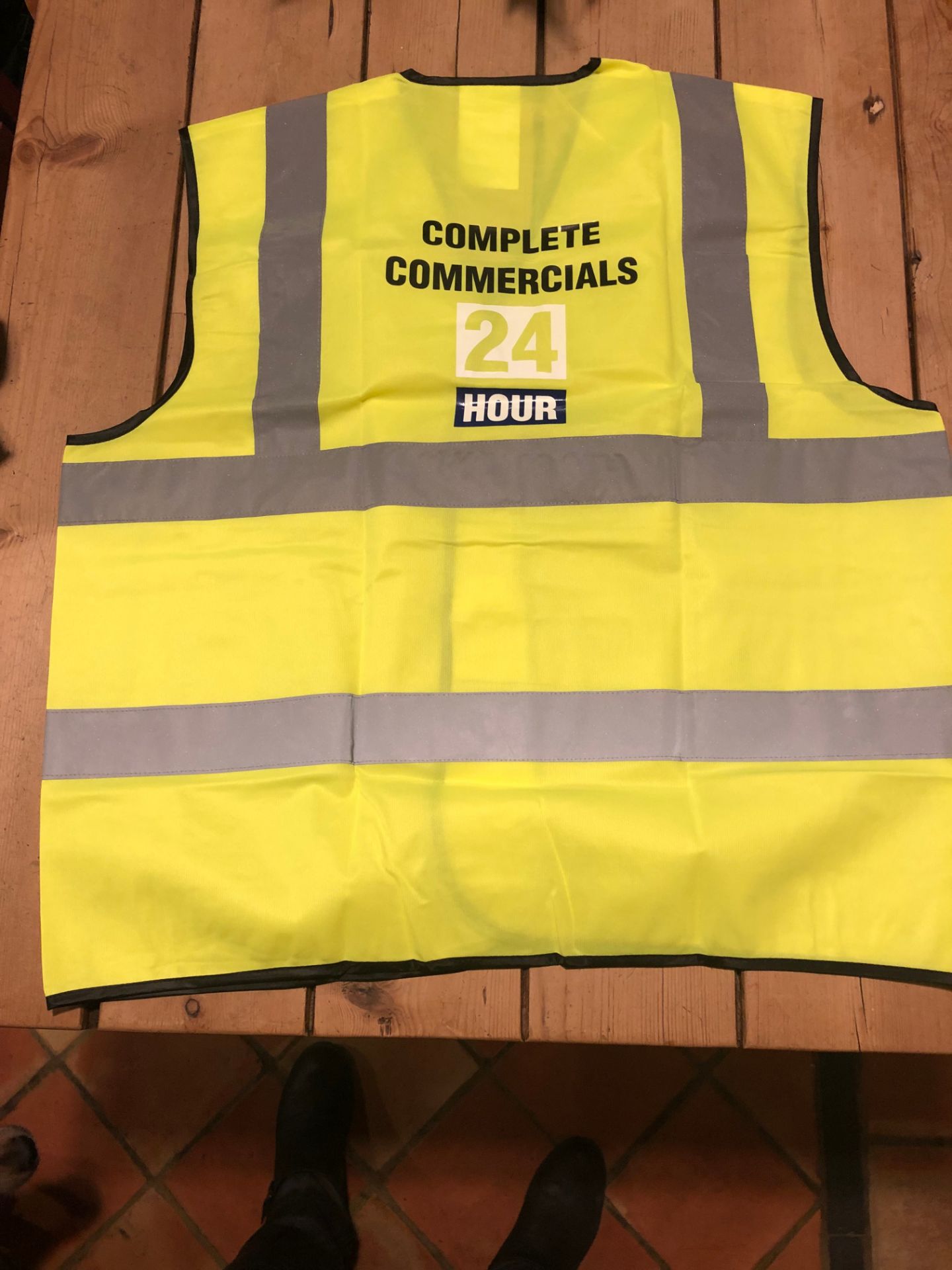 10 X FLUORESCENT HI VISIBILITY VESTS SIZE XXXL - Image 2 of 2