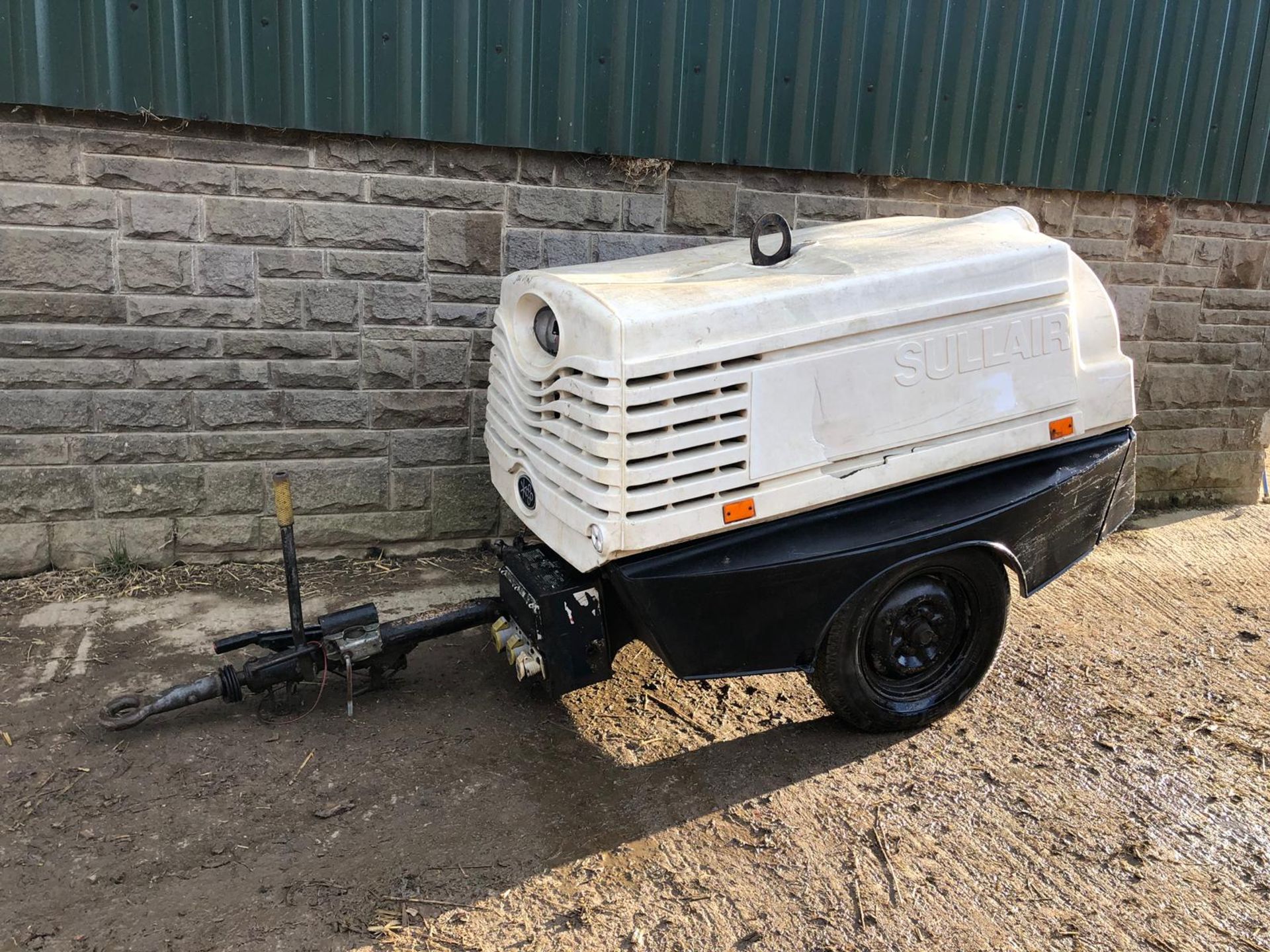 2009 SULLAIR SINGLE AXLE TOW ABLE WHITE/BLUE COMPRESSOR AND ELECTRICS *PLUS VAT* - Image 3 of 9