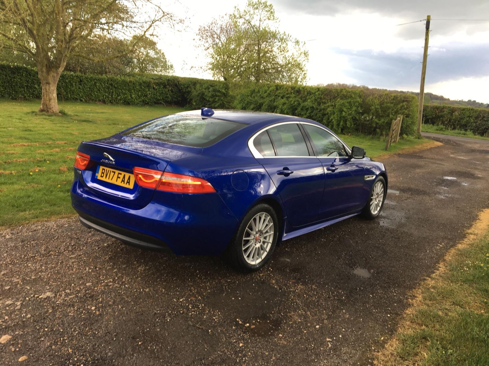 2017/17 REG JAGUAR XE R-SPORT 2.0 DIESEL BLUE, SHOWING 0 FORMER KEEPERS *NO VAT* - Image 7 of 18