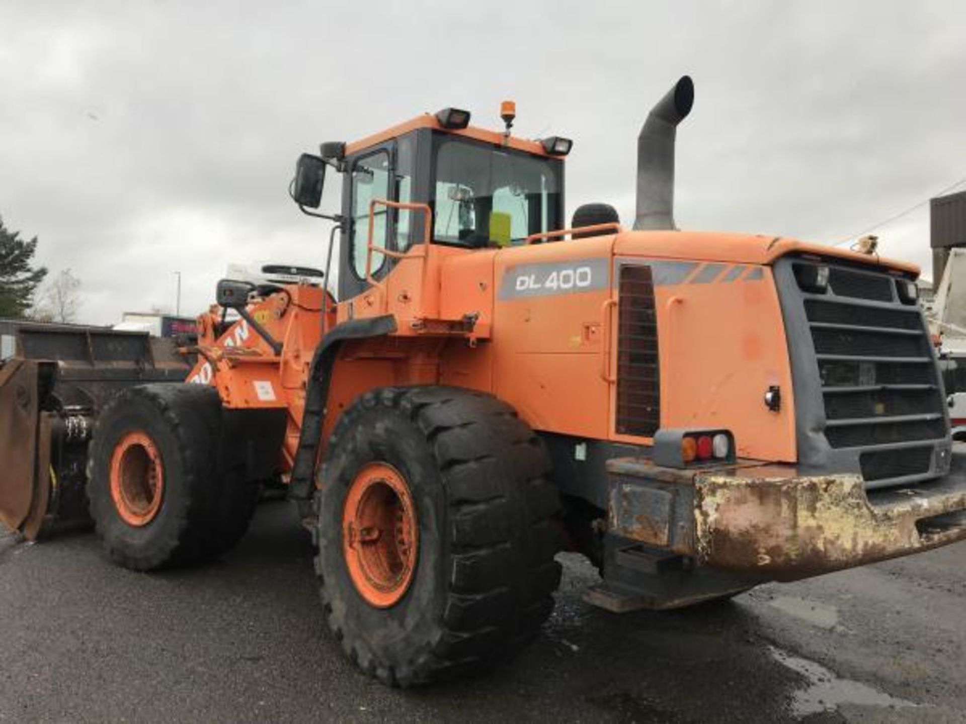 2010 DOOSAN DL400 LOADING SHOVEL 4 IN 1 BUCKET GOOD WORKING ORDER STRAIGHT FROM 1 COMPANY *PLUS VAT* - Image 2 of 17