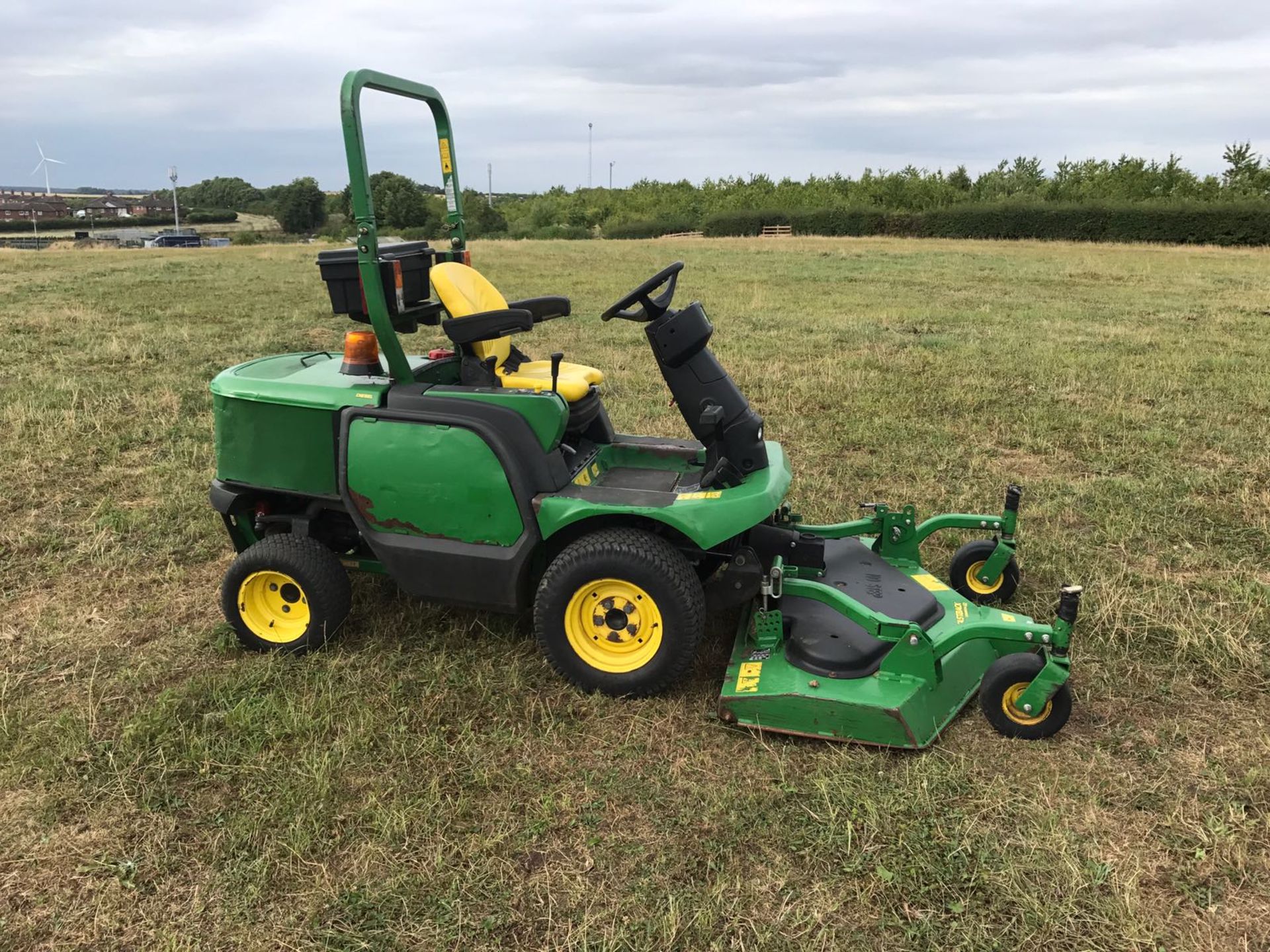 2011 JOHN DEERE MODEL 1445 REAR DISCHARGE DECK *PLUS VAT*