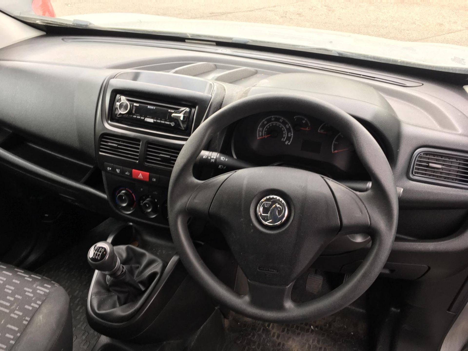 2015/15 REG VAUXHALL COMBO 2000 L1H1 CDTI S/S SILVER 1.6 DIESEL PANEL VAN, FULL SERVICE HISTORY - Image 8 of 10