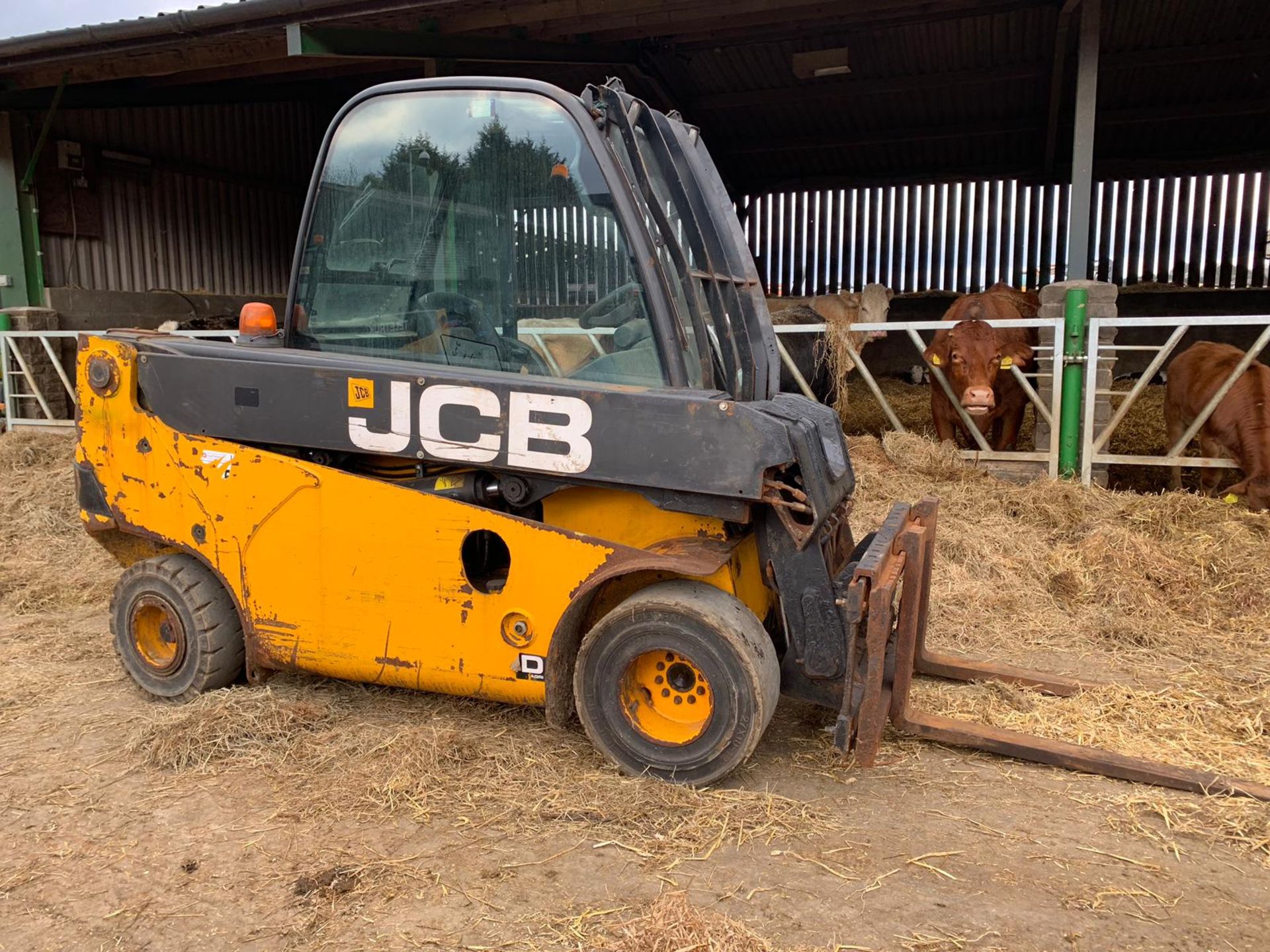 2011 JCB TELETRUK 35D 2 WHEEL DRIVE 6000 KG, RUNS, WORKS AND LIFTS *PLUS VAT* - Image 2 of 7