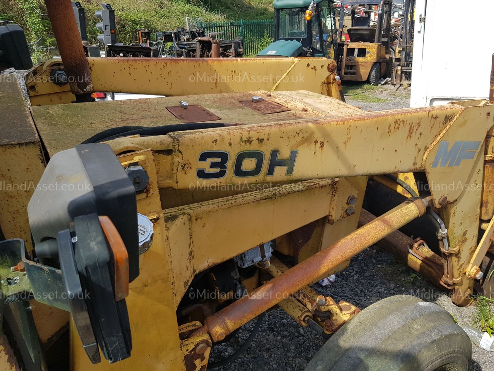 1987 MASSEY FERGUSON 30H BACK HOE LOADER, BEEN STANDING APPROX 2YR *PLUS VAT* - Image 4 of 7