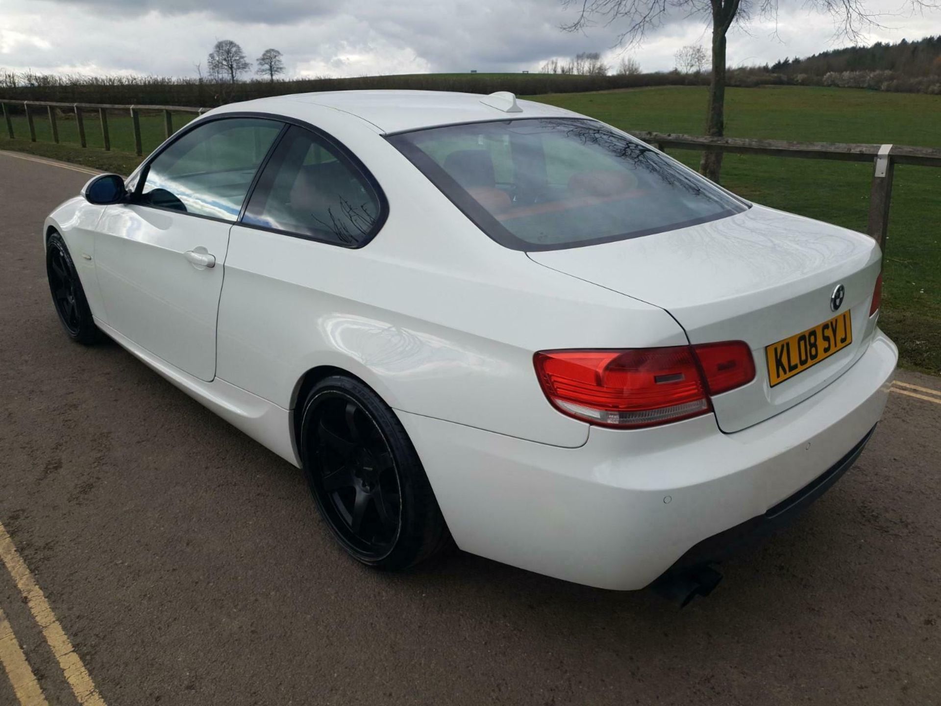 2008/08 REG BMW 325I M SPORT 3.0 PETROL WHITE COUPE, SHOWING 3 FORMER KEEPERS *NO VAT* - Image 5 of 12