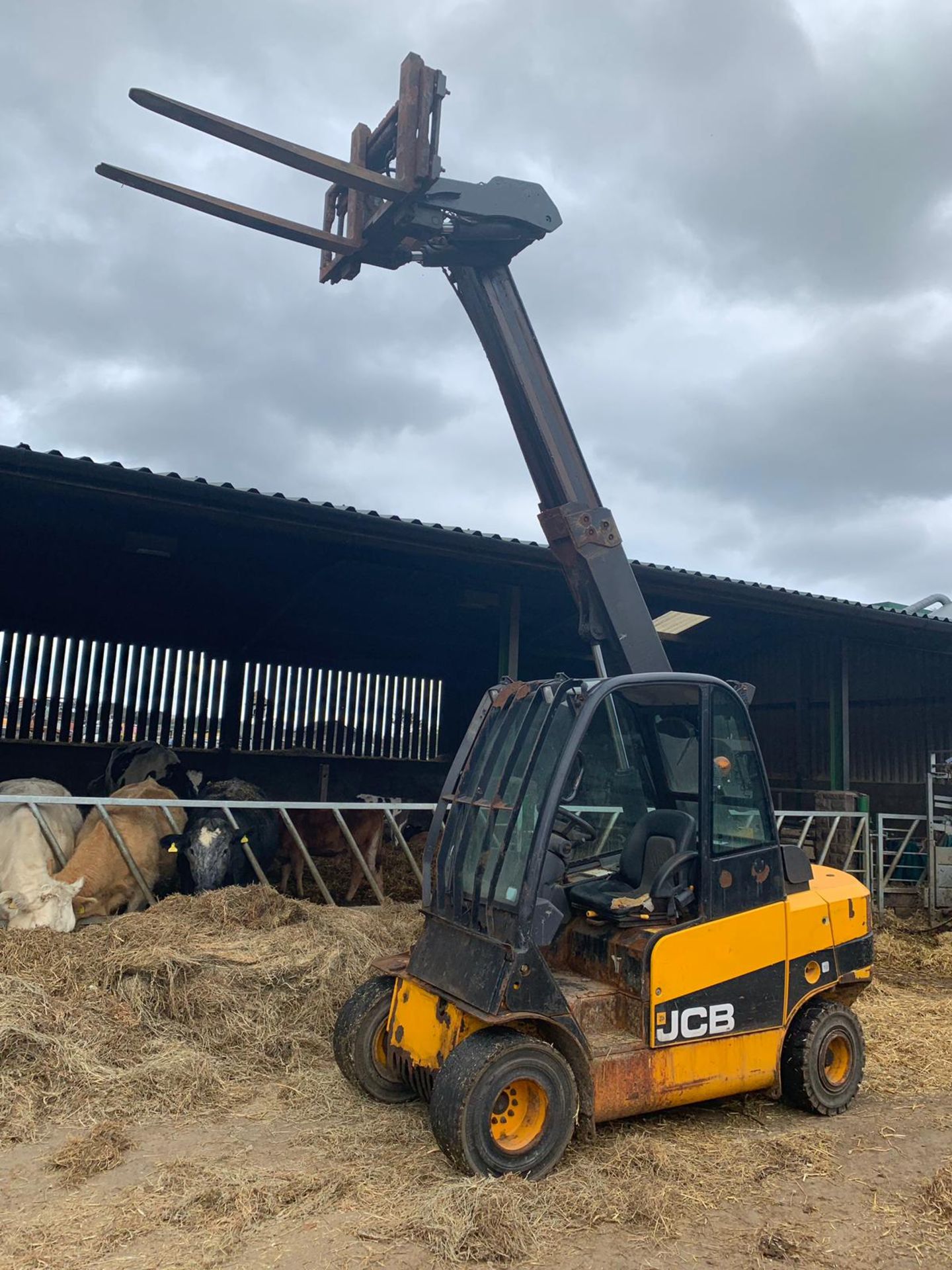 2011 JCB TELETRUK 35D 2 WHEEL DRIVE 6000 KG, RUNS, WORKS AND LIFTS *PLUS VAT*