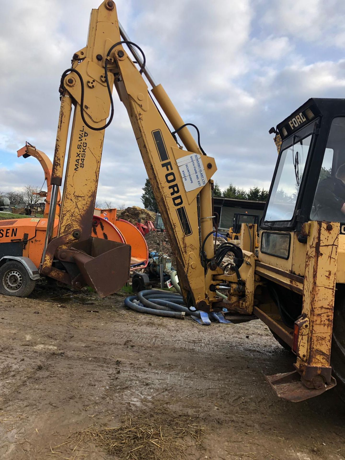 FORD 655 SPECIAL 4WD BACKHOE LOADER DIGGER 4 IN 1 BUCKET EXTRA DIG, STARTS, RUNS & LIFTS *PLUS VAT* - Image 7 of 14