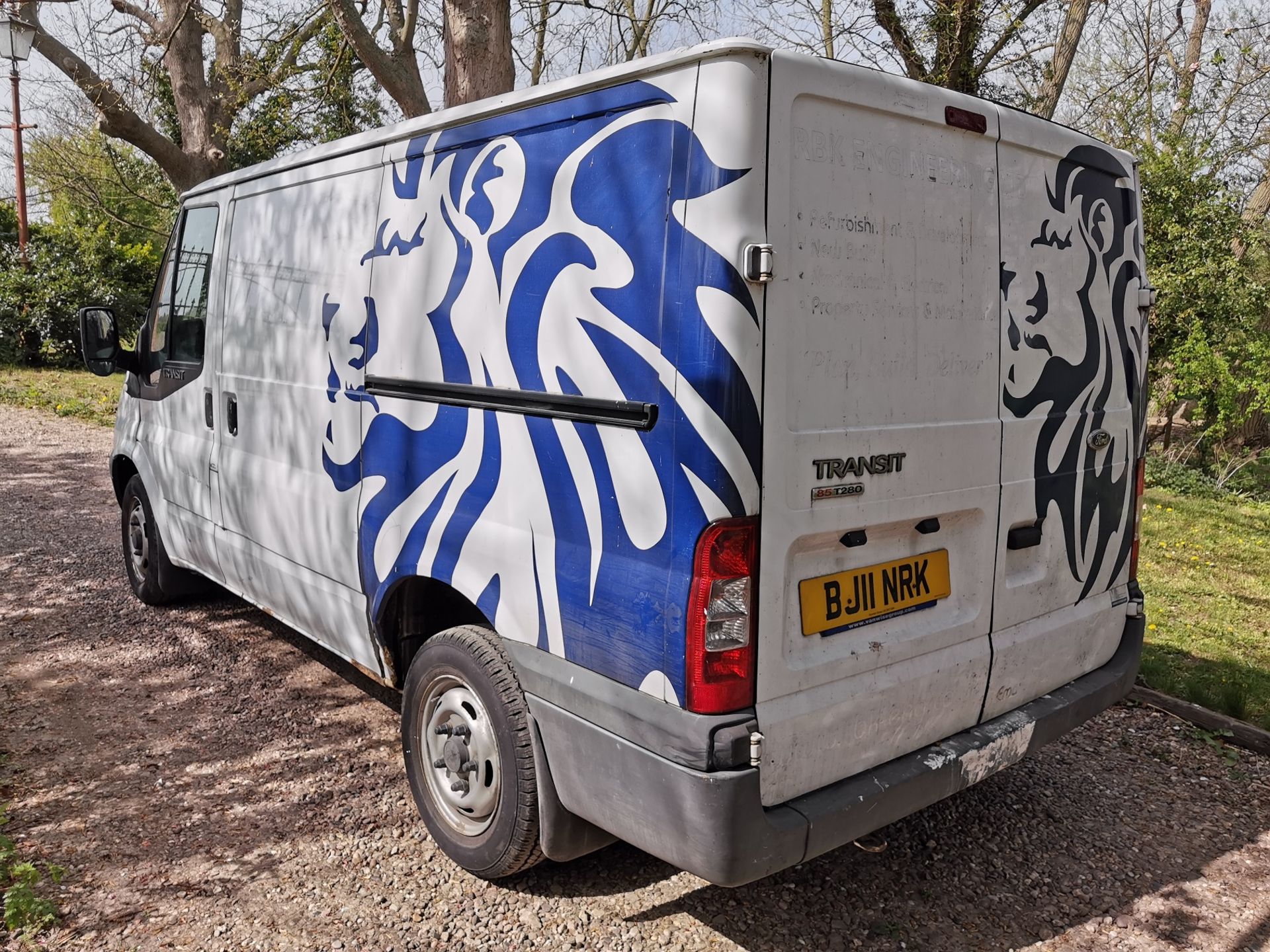 2011/11 REG FORD TRANSIT 85 T280S FWD WHITE 2.2 DIESEL PANEL VAN, SHOWING 2 FORMER KEEPERS - Image 4 of 16