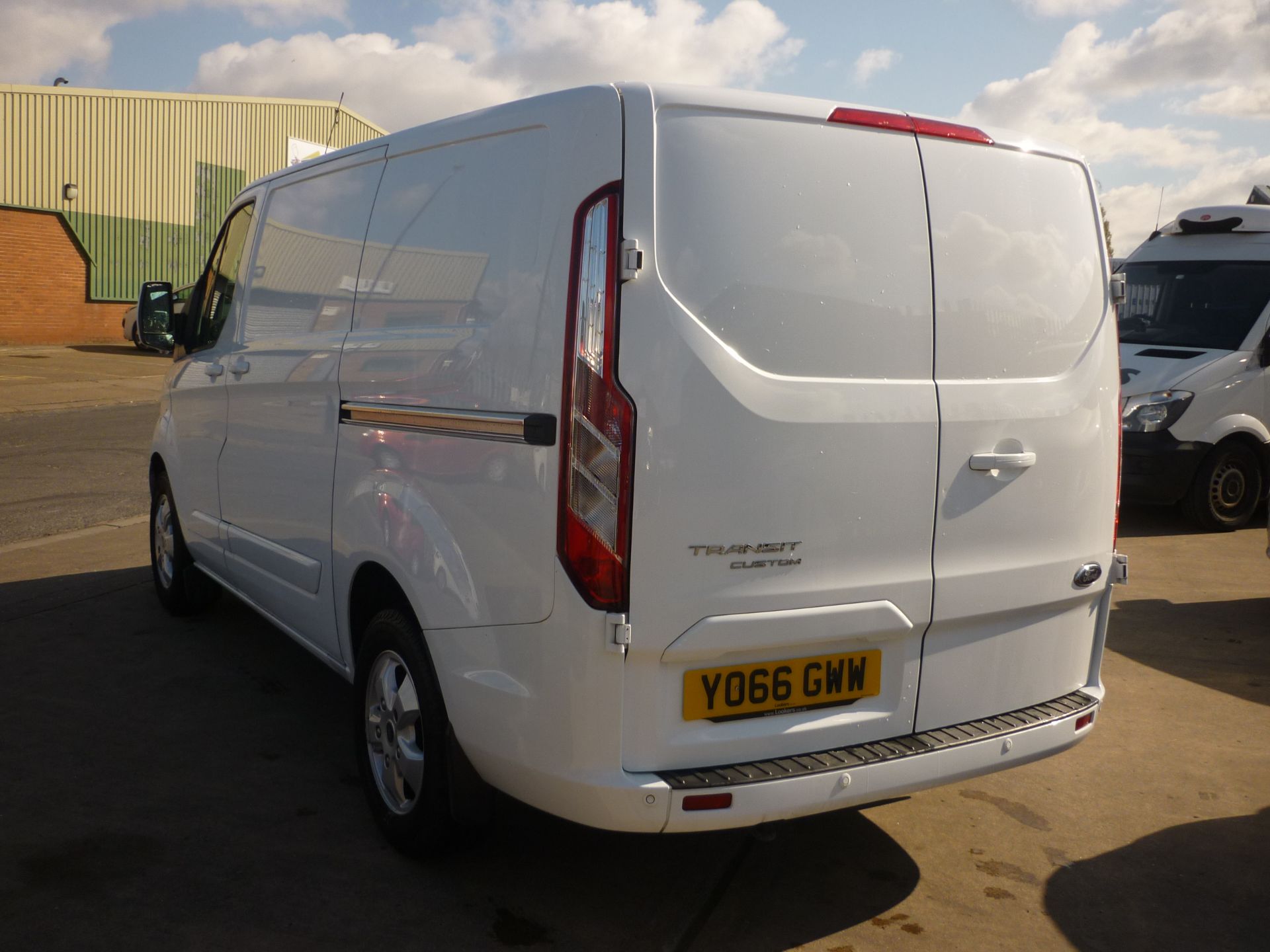 2017/66 REG FORD TRANSIT CUSTOM 270 LIMITED 2.0 DIESEL PANEL VAN, SHOWING 0 FORMER KEEPERS - Image 3 of 9