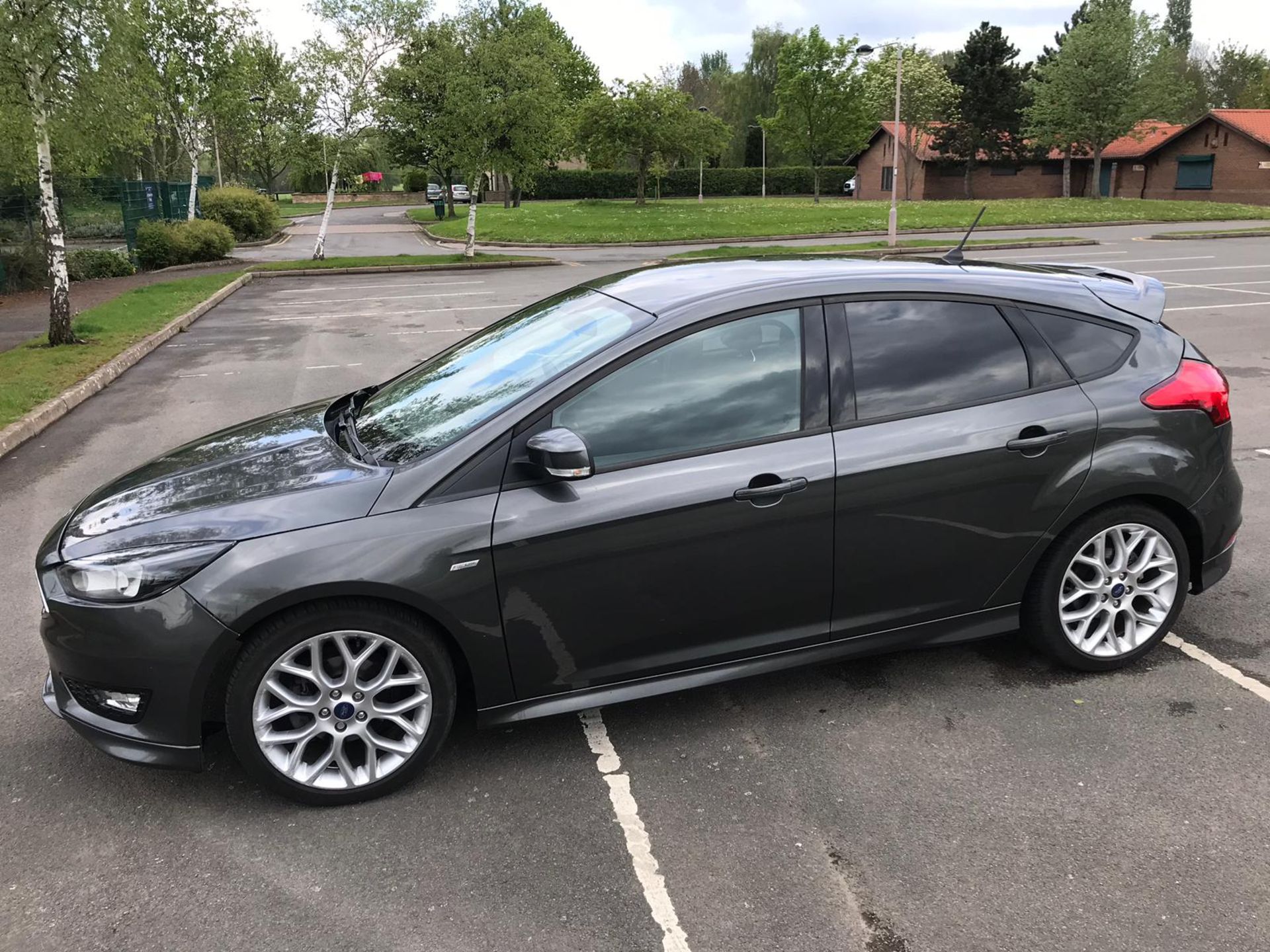 2017/17 REG FORD FOCUS ST-LINE 1.0 ECO-BOOST PETROL GREY 5 DOOR HATCHBACK *NO VAT* - Image 4 of 9