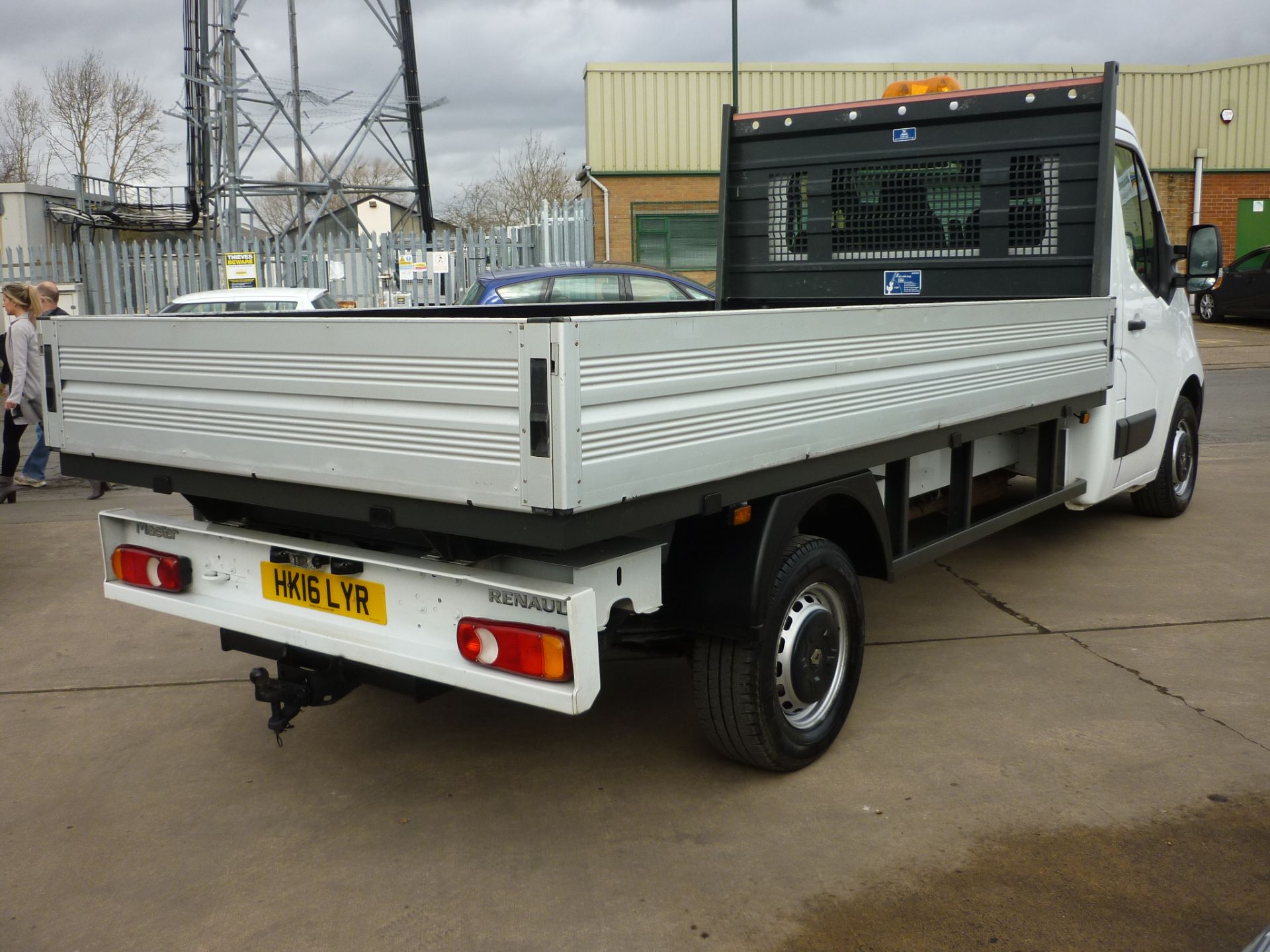 2016/16 REG RENAULT MASTER LL35 BUSINESS DCI 2.3 DIESEL DROPSIDE LORRY, SHOWING 0 FORMER KEEPERS - Image 5 of 7