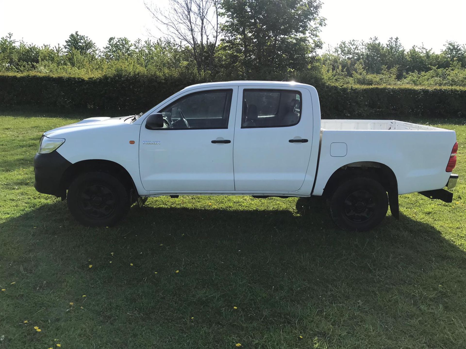 2012/12 REG TOYOTA HILUX HL2 D-4D 4X4 DOUBLE CAB PICK-UP 2.5 DIESEL, SHOWING 0 FORMER KEEPERS - Bild 2 aus 13