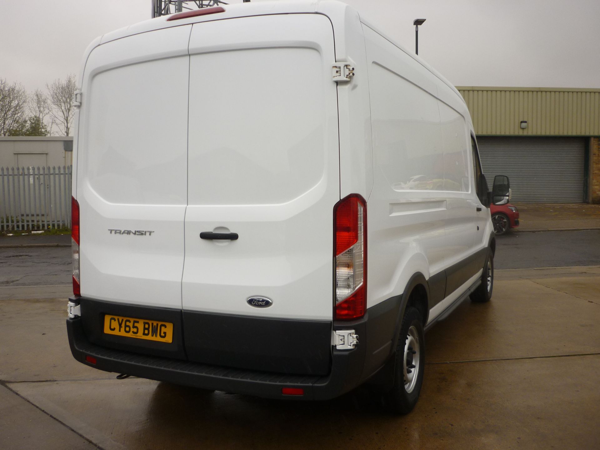 2016/65 REG FORD TRANSIT 350 L3 H2 2.2 DIESEL WHITE PANEL VAN, SHOWING 0 FORMER KEEPERS - Bild 5 aus 10